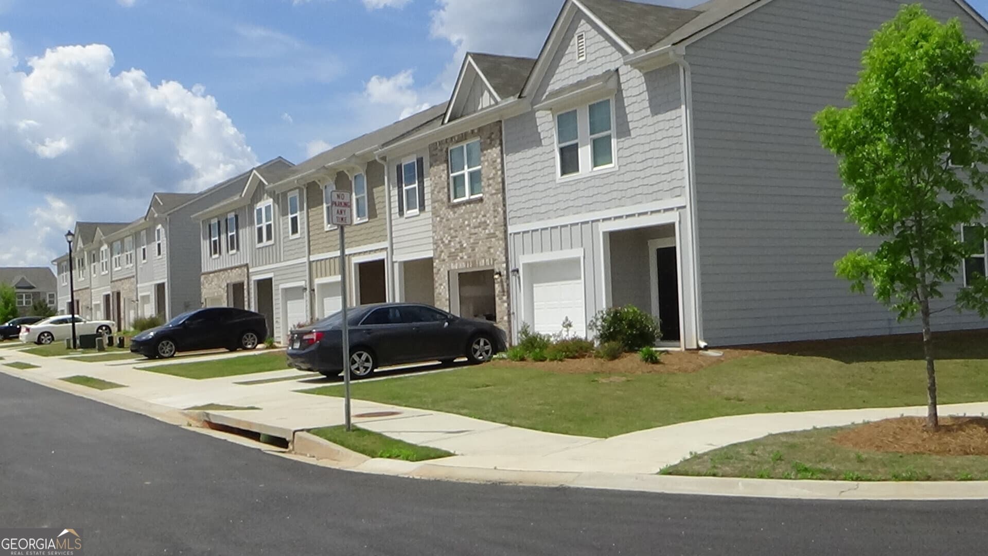 3 bedroom, 2.5 bathroom, 1,472 sq ft townhouse for sale at 107 SW Saginaw Courts, Locust Grove, GA 30248 — photo 4