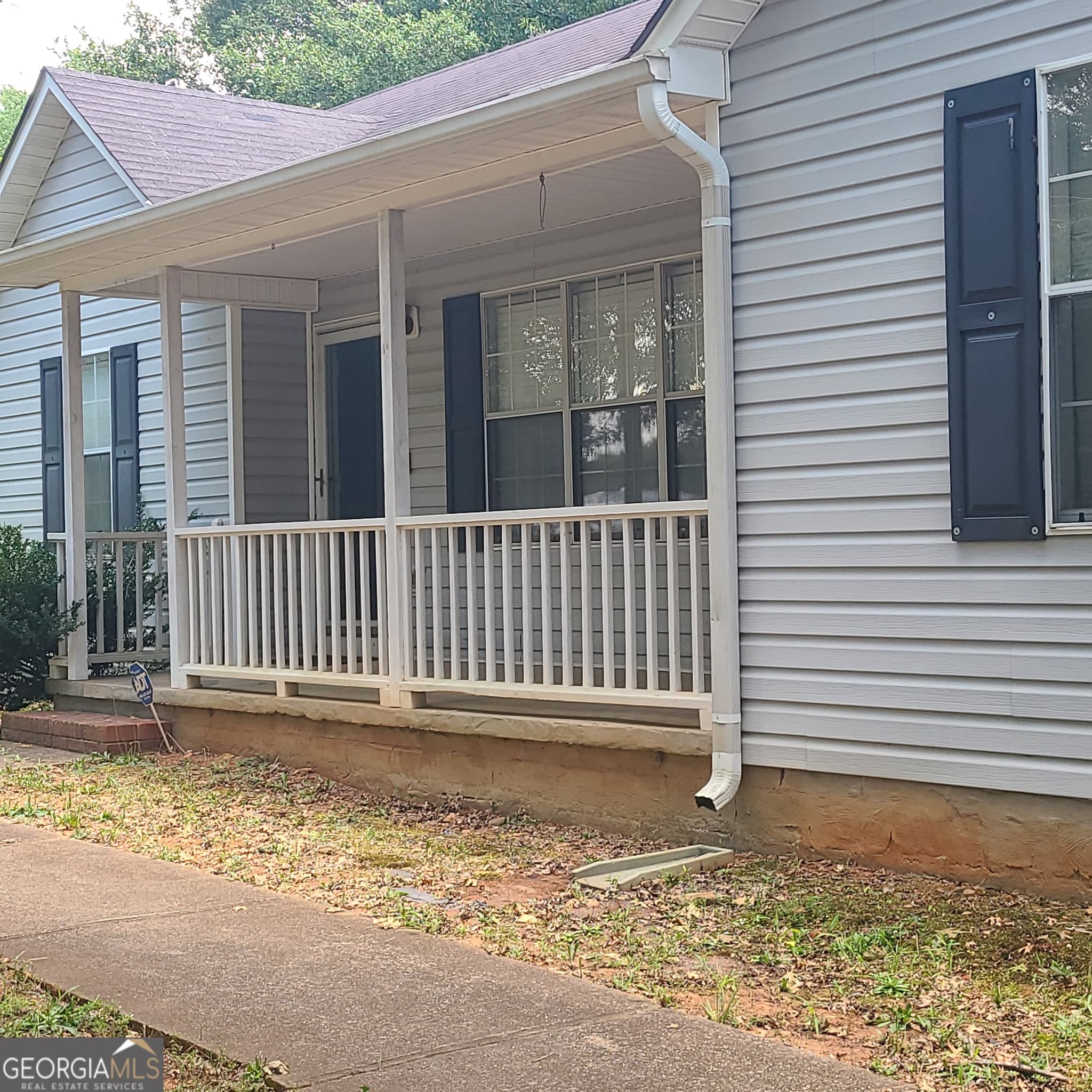 3 bedroom, 2 bathroom, 1,247 sq ft single family residence for sale at 403 Victoria Place, Locust Grove, GA 30248 — photo 3