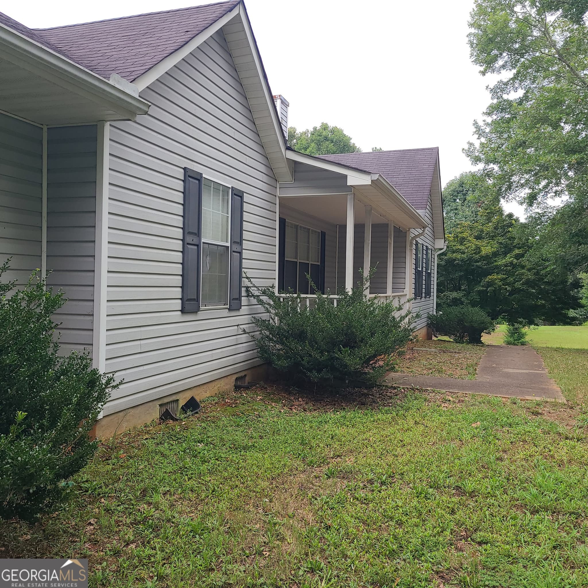 3 bedroom, 2 bathroom, 1,247 sq ft single family residence for sale at 403 Victoria Place, Locust Grove, GA 30248 — photo 4