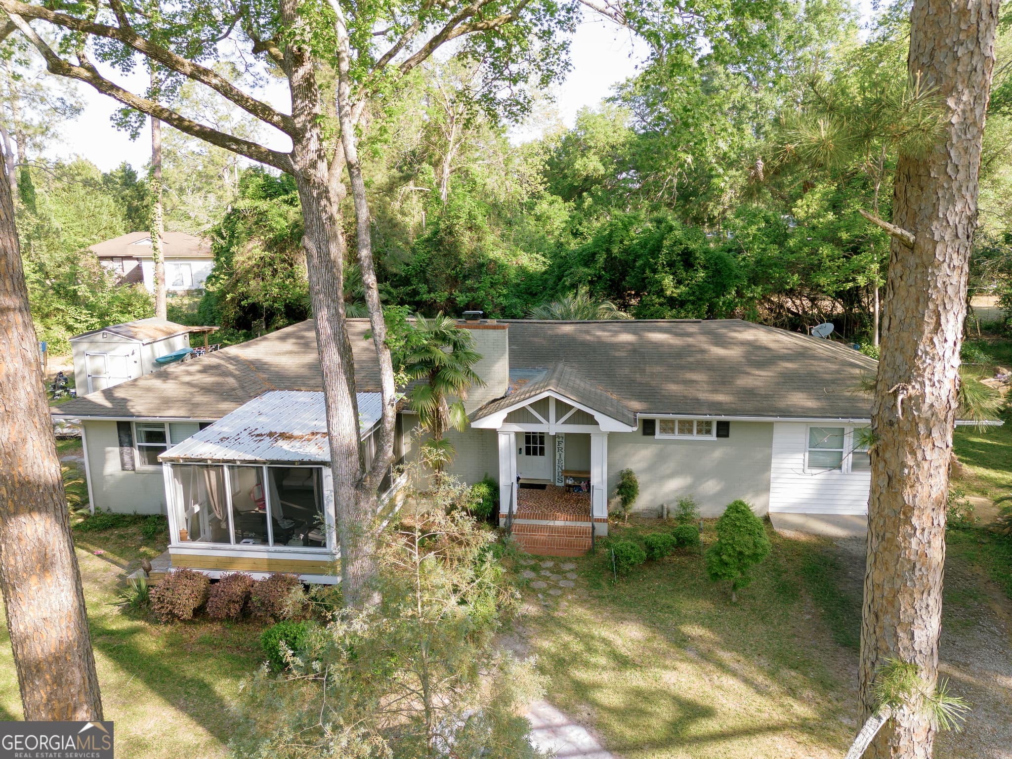 3 bedroom, 2 bathroom, 2,069 sq ft single family residence sold at 221 N Lake Drive, Sylvania, GA 30467