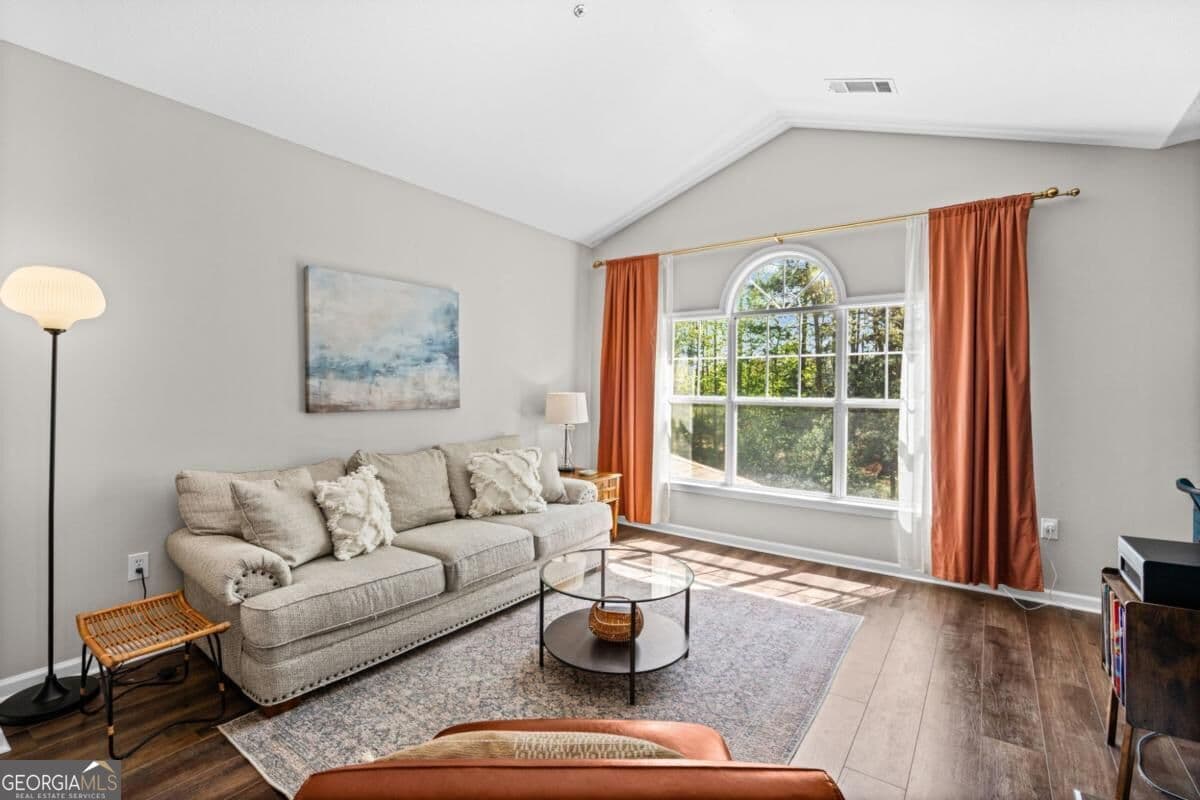 2 bedroom, 2 bathroom, 1,719 sq ft condominium for sale at 238 Edinburgh Court 238, Milton, GA 30004 — photo 10