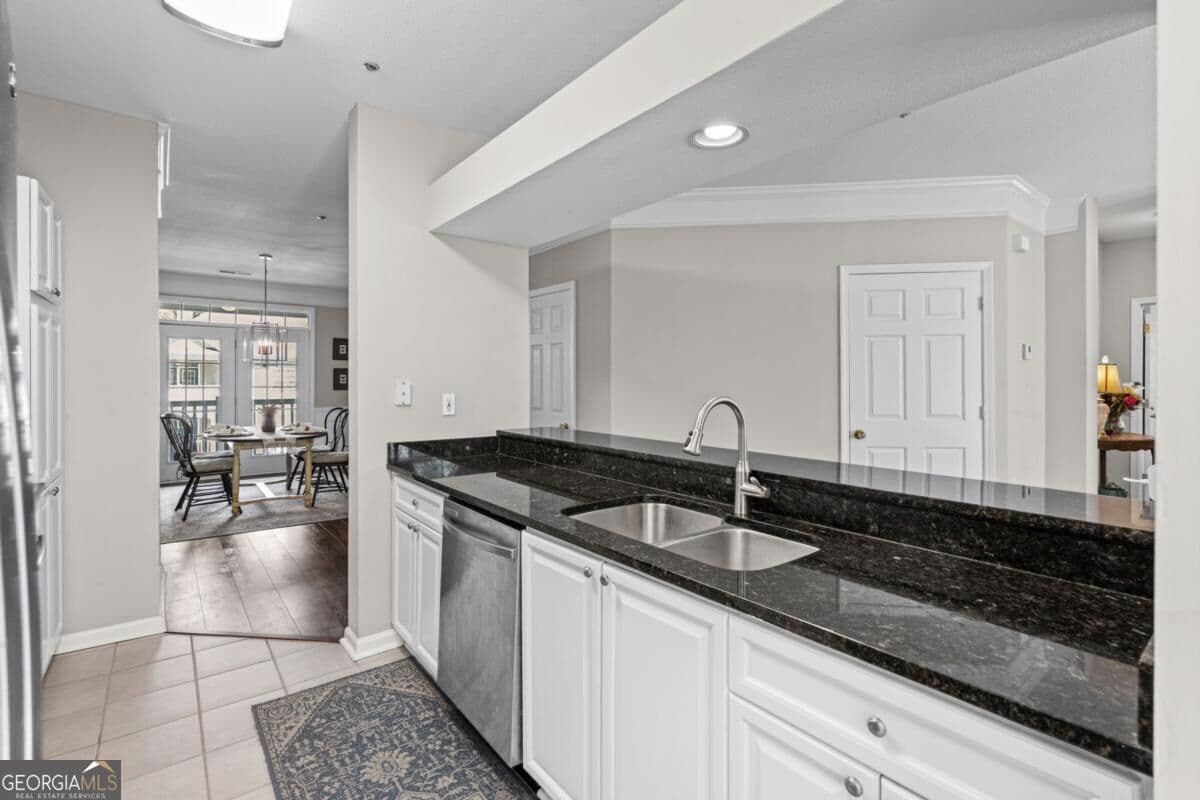 2 bedroom, 2 bathroom, 1,719 sq ft condominium for sale at 238 Edinburgh Court 238, Milton, GA 30004 — photo 4