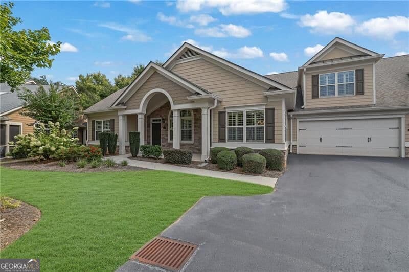 3 bedroom, 3 bathroom, 2,749 sq ft condominium for sale at 1340 Oak Meadows Lane 1801, Cumming, GA 30041 — photo 2