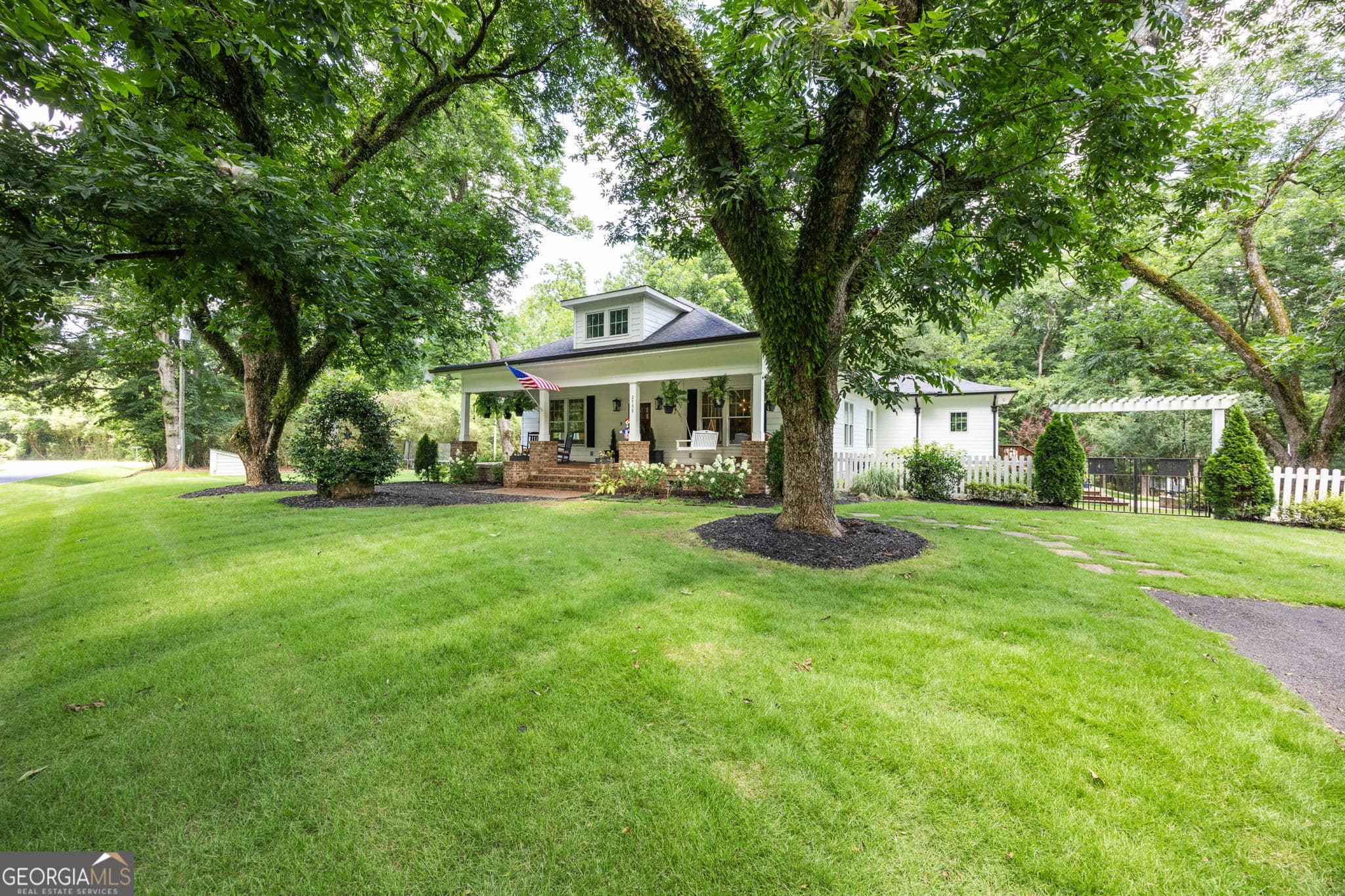 4 bedroom, 3.5 bathroom, 3,500 sq ft single family residence sold at 2798 Stokes Store Road, Forsyth, GA 31029