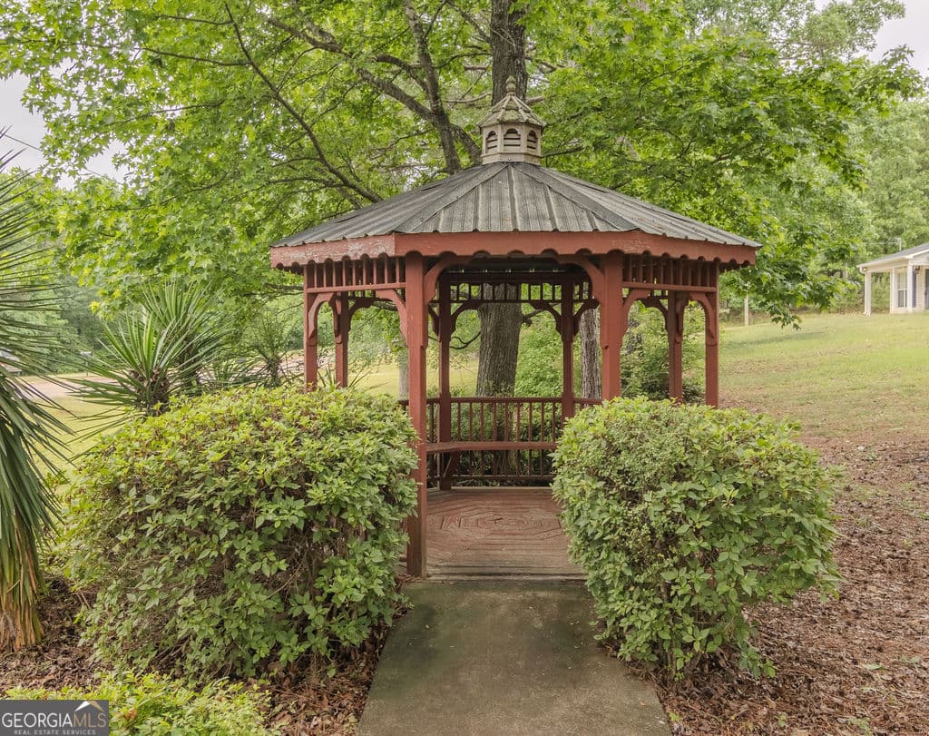 3 bedroom, 2 bathroom, 1,517 sq ft single family residence for sale at 61 Nantucket Drive, Lagrange, GA 30241 — photo 3