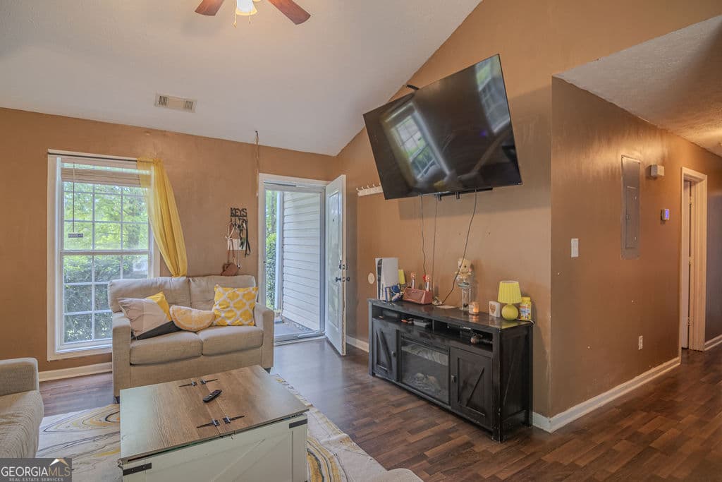 3 bedroom, 2 bathroom, 1,517 sq ft single family residence for sale at 61 Nantucket Drive, Lagrange, GA 30241 — photo 5