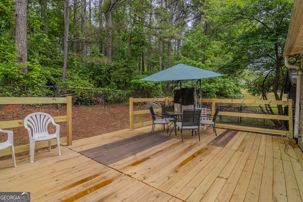 3 bedroom, 2 bathroom, 1,517 sq ft single family residence for sale at 61 Nantucket Drive, Lagrange, GA 30241 — photo 4