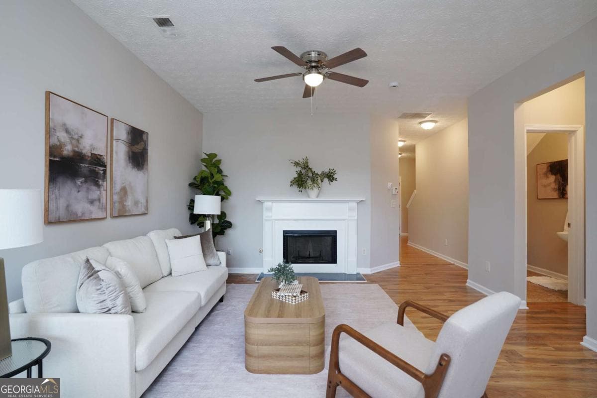 3 bedroom, 2.5 bathroom, 1,456 sq ft townhouse for sale at 182 Oak Green Drive, Lawrenceville, GA 30044 — photo 5
