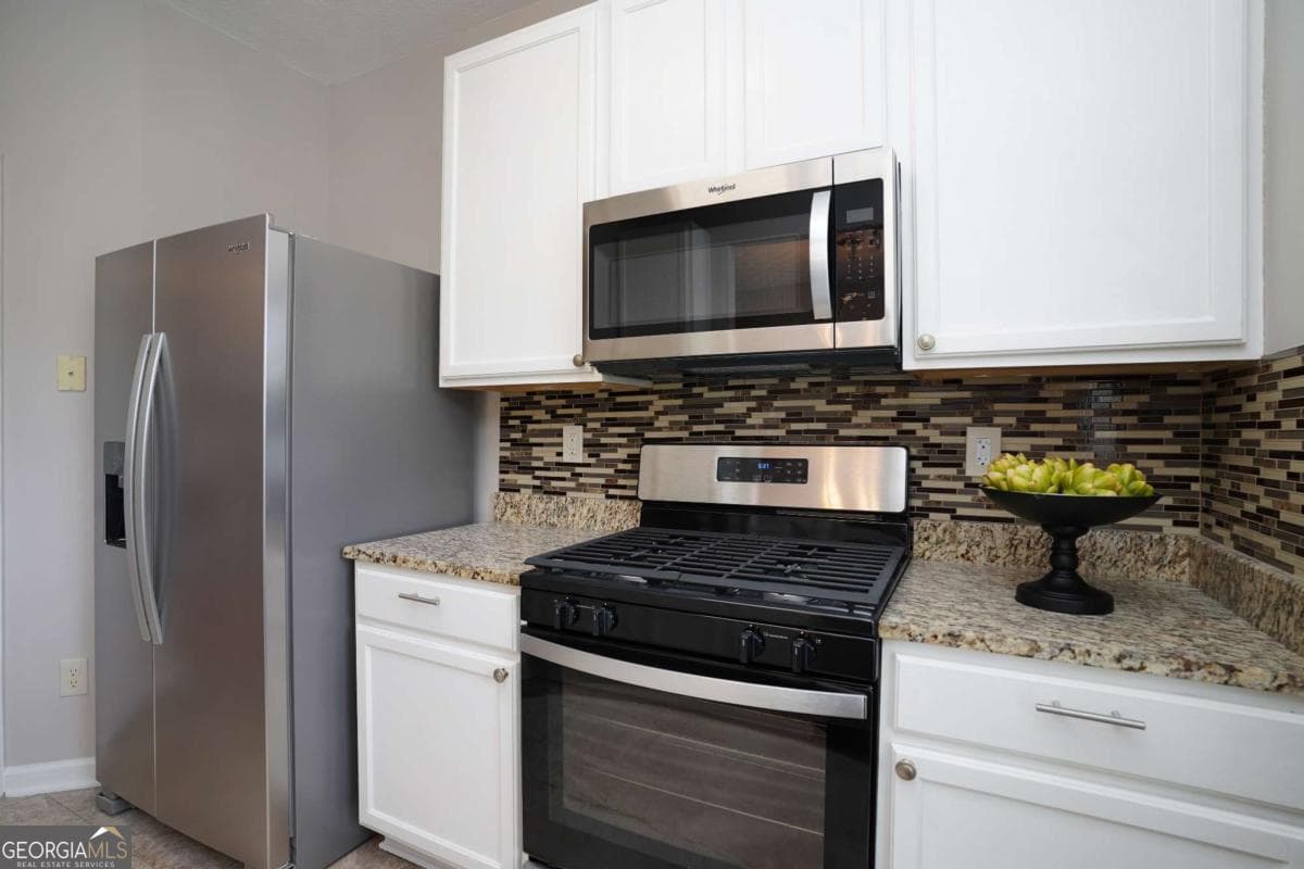 3 bedroom, 2.5 bathroom, 1,456 sq ft townhouse for sale at 182 Oak Green Drive, Lawrenceville, GA 30044 — photo 9