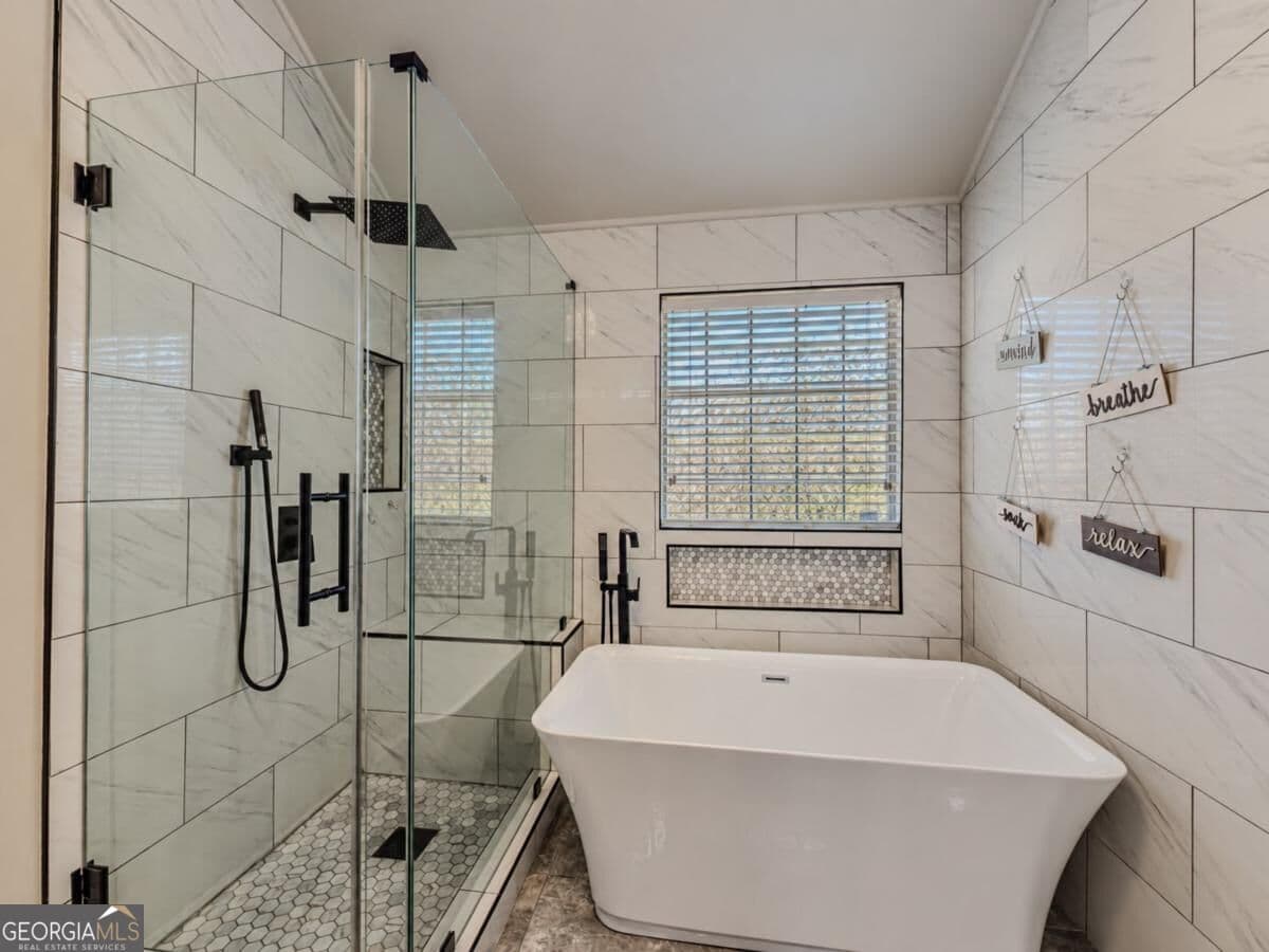 5 bedroom, 3 bathroom, 2,974 sq ft single family residence for sale at 4896 Laythan Jace Court, Snellville, GA 30039 — photo 5