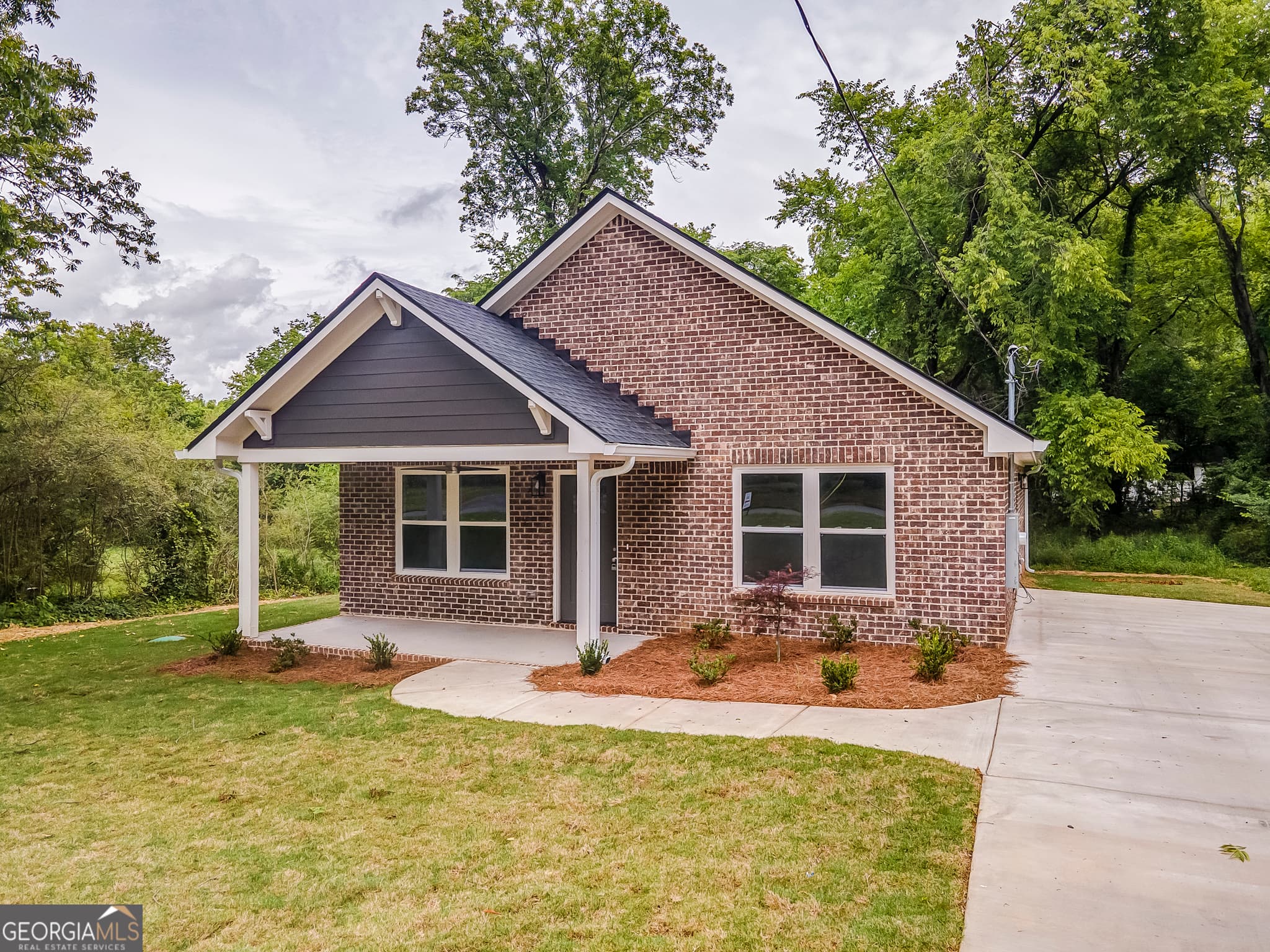 3 bedroom, 2 bathroom, 1,320 sq ft single family residence for sale at 311 E 17th Street, Rome, GA 30161