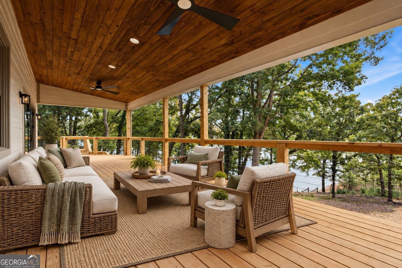 4 bedroom, 4 bathroom, 4,380 sq ft single family residence for sale at 2585 Bridgewater Circle, Gainesville, GA 30506 — photo 6