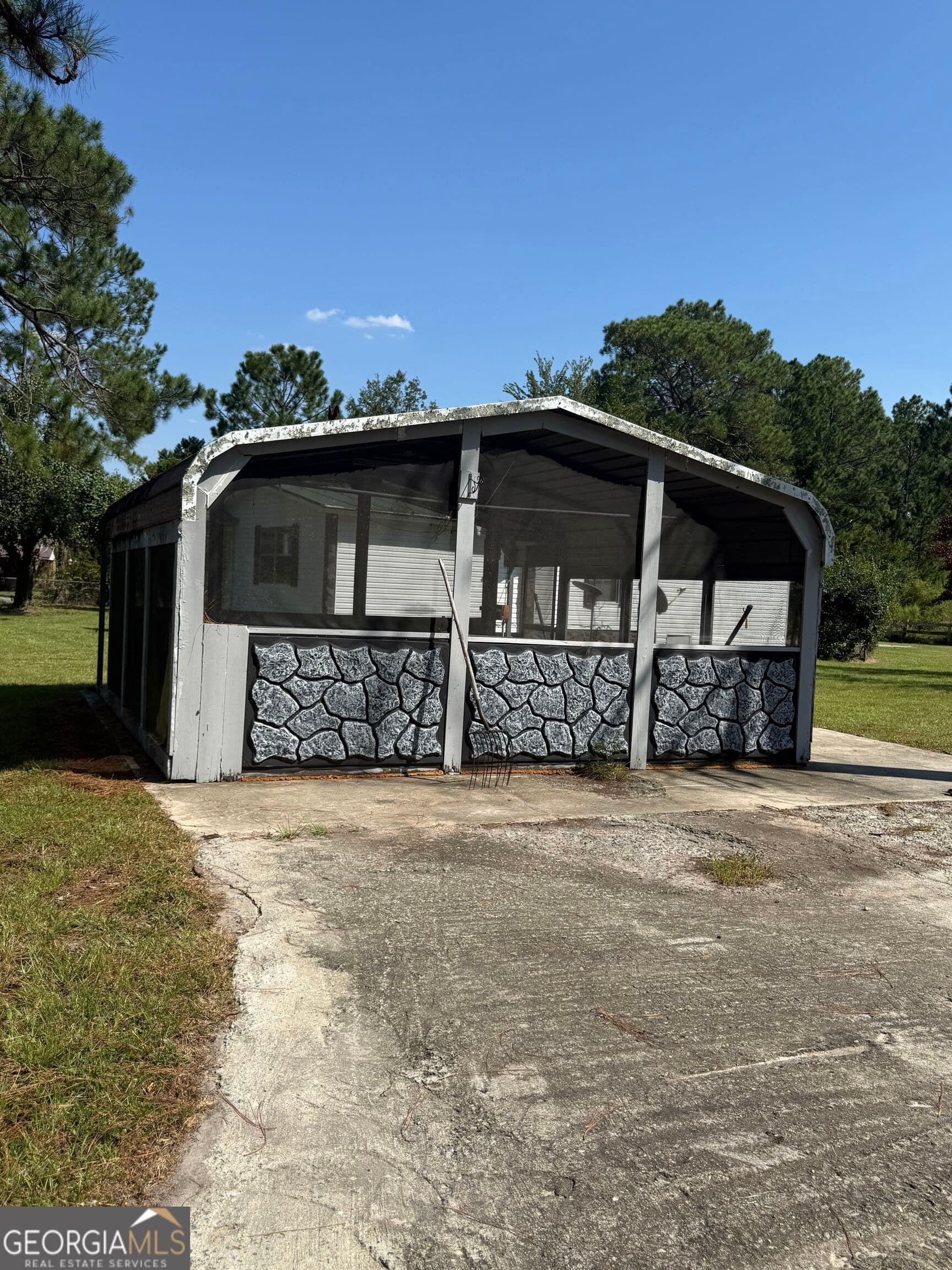 3 bedroom, 2.5 bathroom, 2,100 sq ft manufactured home,single family residence for sale at 52 Edward Kirkland Road, Hazlehurst, GA 31539 — photo 6