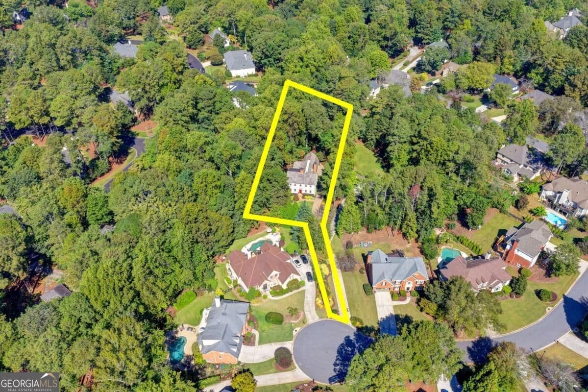 5 bedroom, 5 bathroom, 5,228 sq ft single family residence for sale at 675 Peace Creek Trace, Alpharetta, GA 30005 — photo 6