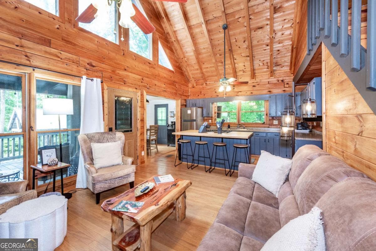 4 bedroom, 2 bathroom, 1,950 sq ft cabin,single family residence for sale at 30 Maxwell Lane 242, Blue Ridge, GA 30513 — photo 8