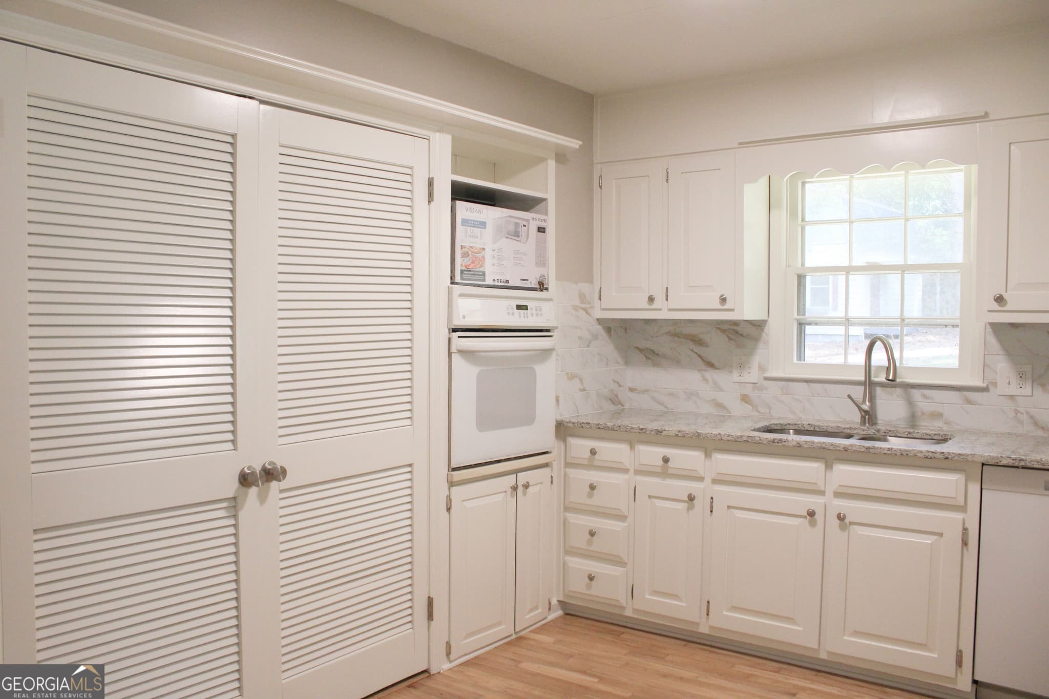 3 bedroom, 2 bathroom, 2,088 sq ft single family residence for rent at 1680 Huntington Drive, Marietta, GA 30066 for $2,850 a month — photo 9
