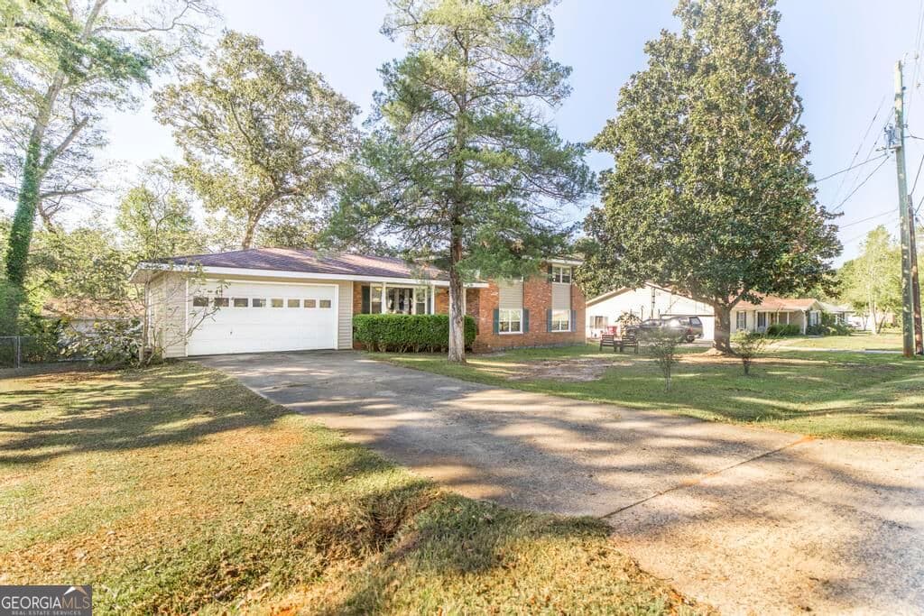 4 bedroom, 2 bathroom, 2,040 sq ft single family residence under contract at 110 Crestwood Road, Centerville, GA 31028 — photo 3