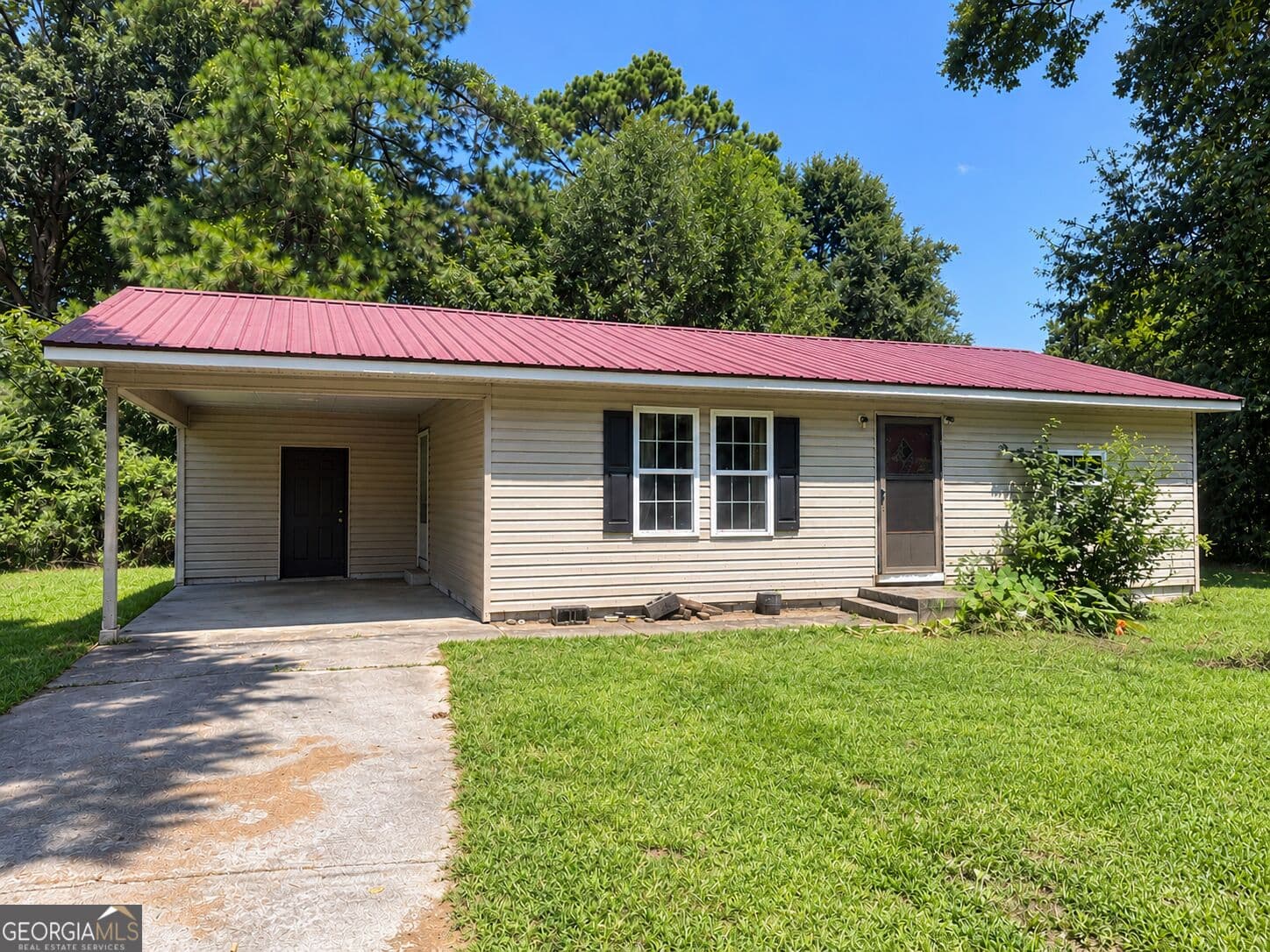 2 bedroom, 1 bathroom, 840 sq ft single family residence for sale at 191 Steven Street, Summerville, GA 30747
