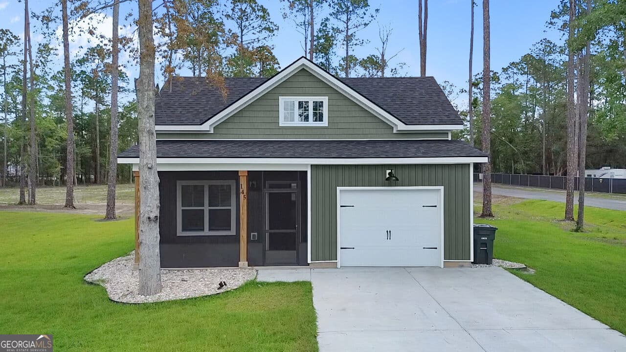 3 bedroom, 2 bathroom, 1,295 sq ft single family residence for sale at 145 Waters, Pembroke, GA 31321
