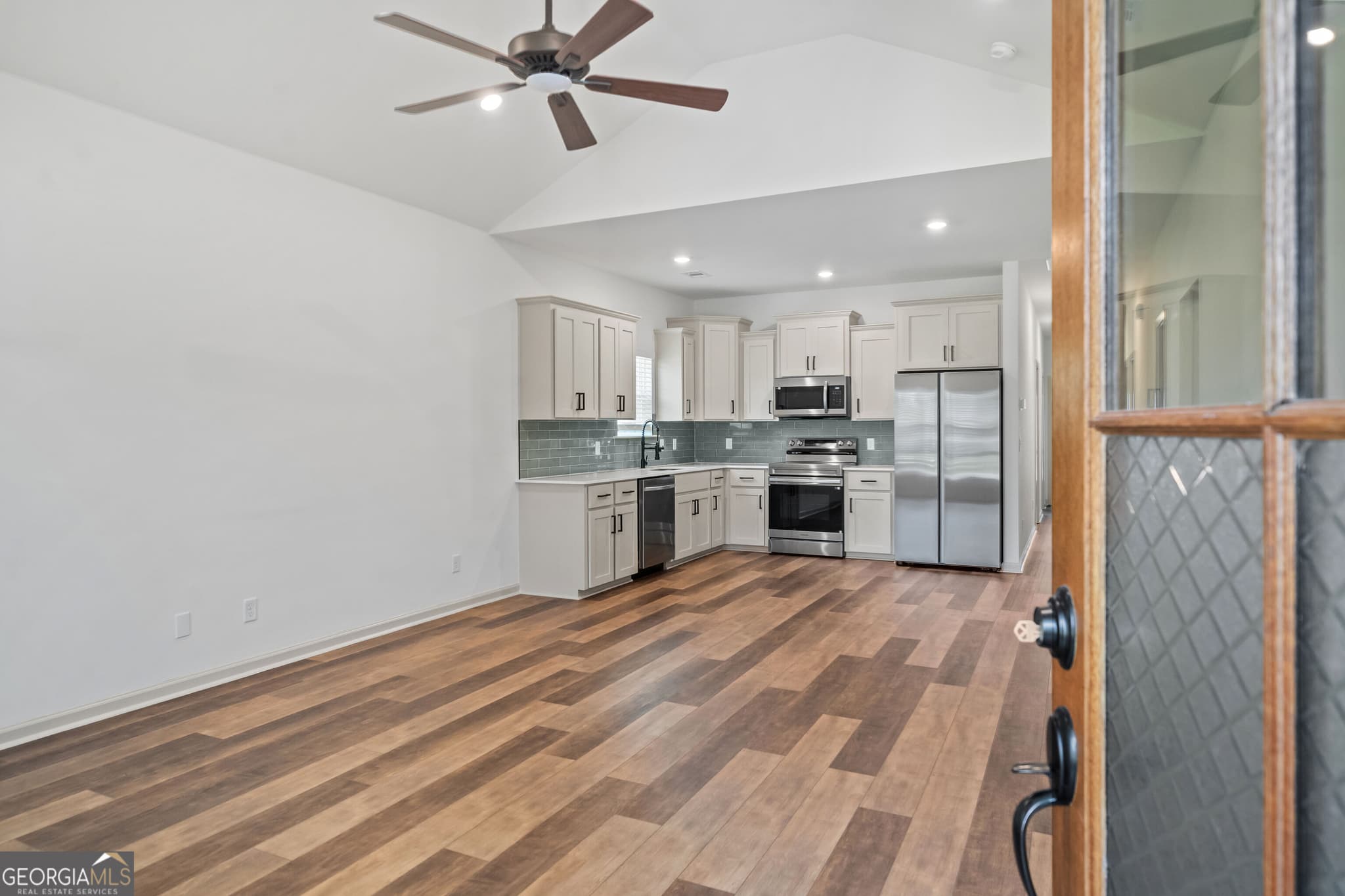 3 bedroom, 2 bathroom, 1,295 sq ft single family residence for sale at 145 Waters, Pembroke, GA 31321 — photo 5