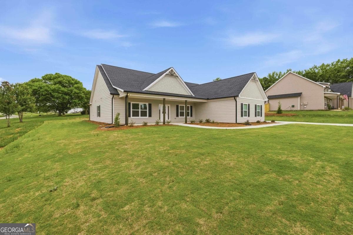 4 bedroom, 3 bathroom, 2,870 sq ft single family residence for sale at 1000 Shoreline Drive, Madison, GA 30650 — photo 5