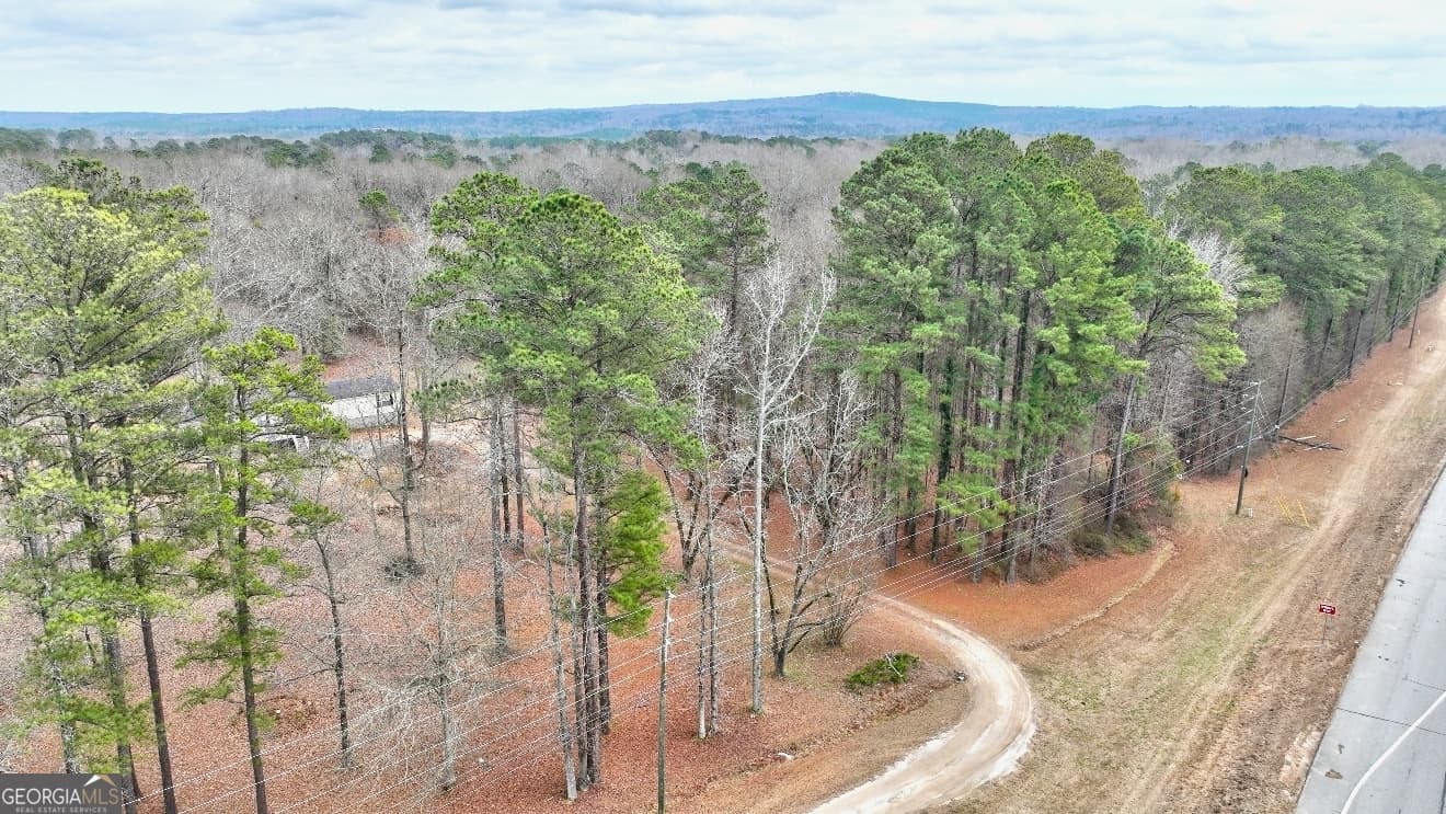 4 bedroom, 2 bathroom, 2,052 sq ft manufactured home,single family residence for sale at 103 Silver Dollar Road, Barnesville, GA 30204 — photo 6