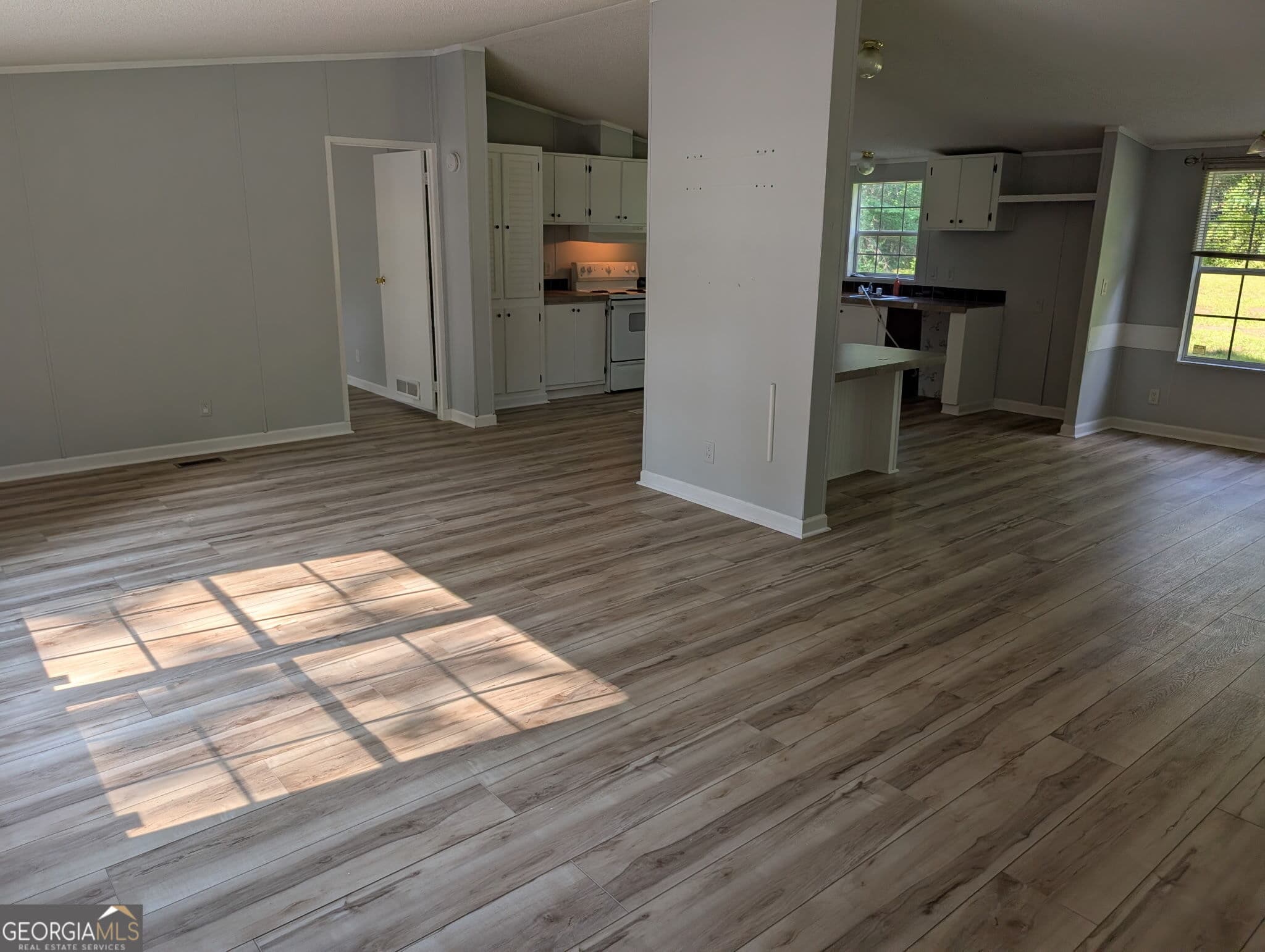 4 bedroom, 2 bathroom, 2,052 sq ft manufactured home,single family residence for sale at 103 Silver Dollar Road, Barnesville, GA 30204 — photo 7