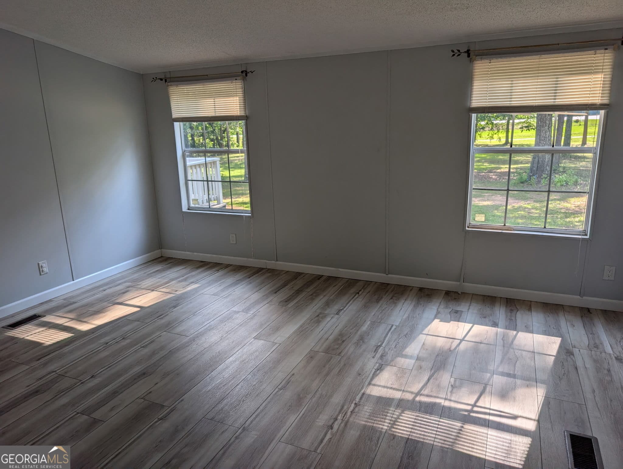 4 bedroom, 2 bathroom, 2,052 sq ft manufactured home,single family residence for sale at 103 Silver Dollar Road, Barnesville, GA 30204 — photo 9