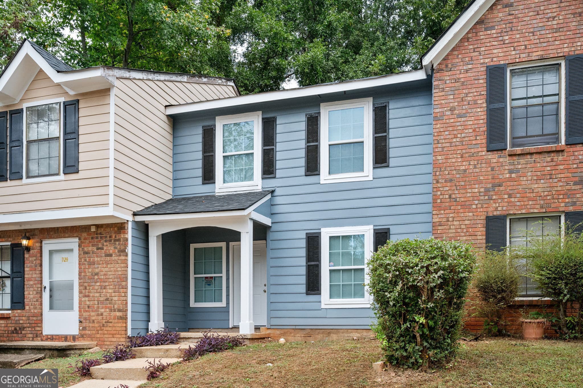 2 bedroom, 2.5 bathroom, 1,326 sq ft townhouse under contract at 725 Oak Drive, Hapeville, GA 30354 — photo 2