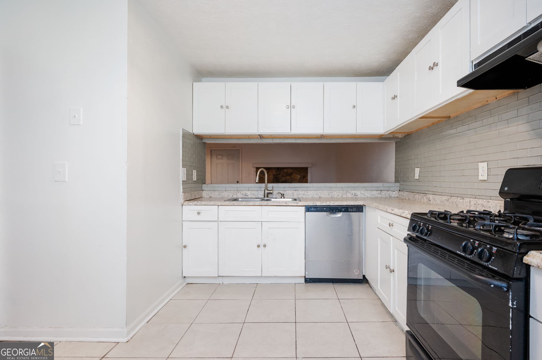 2 bedroom, 2.5 bathroom, 1,326 sq ft townhouse under contract at 725 Oak Drive, Hapeville, GA 30354 — photo 7
