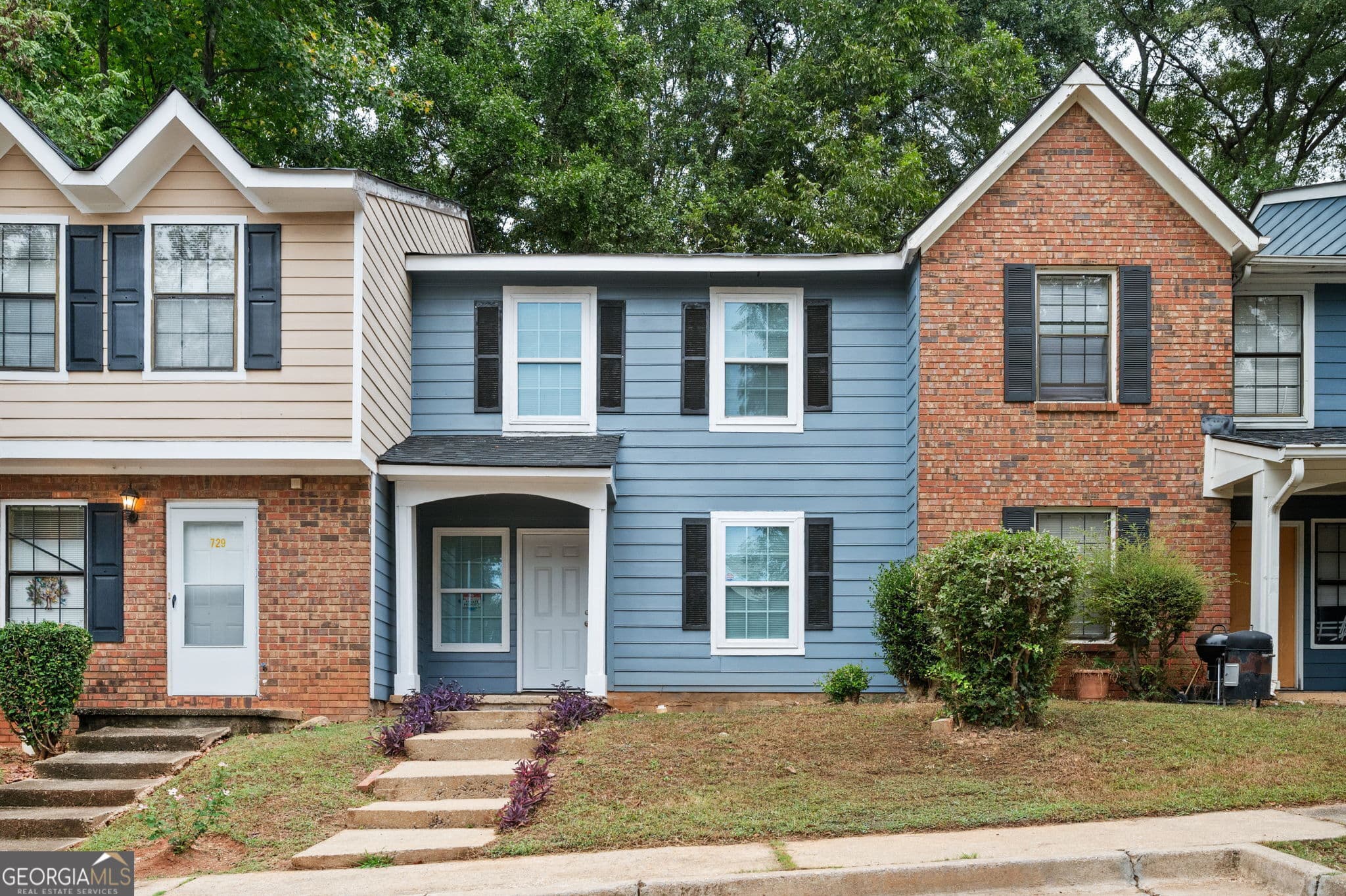 2 bedroom, 2.5 bathroom, 1,326 sq ft townhouse under contract at 725 Oak Drive, Hapeville, GA 30354