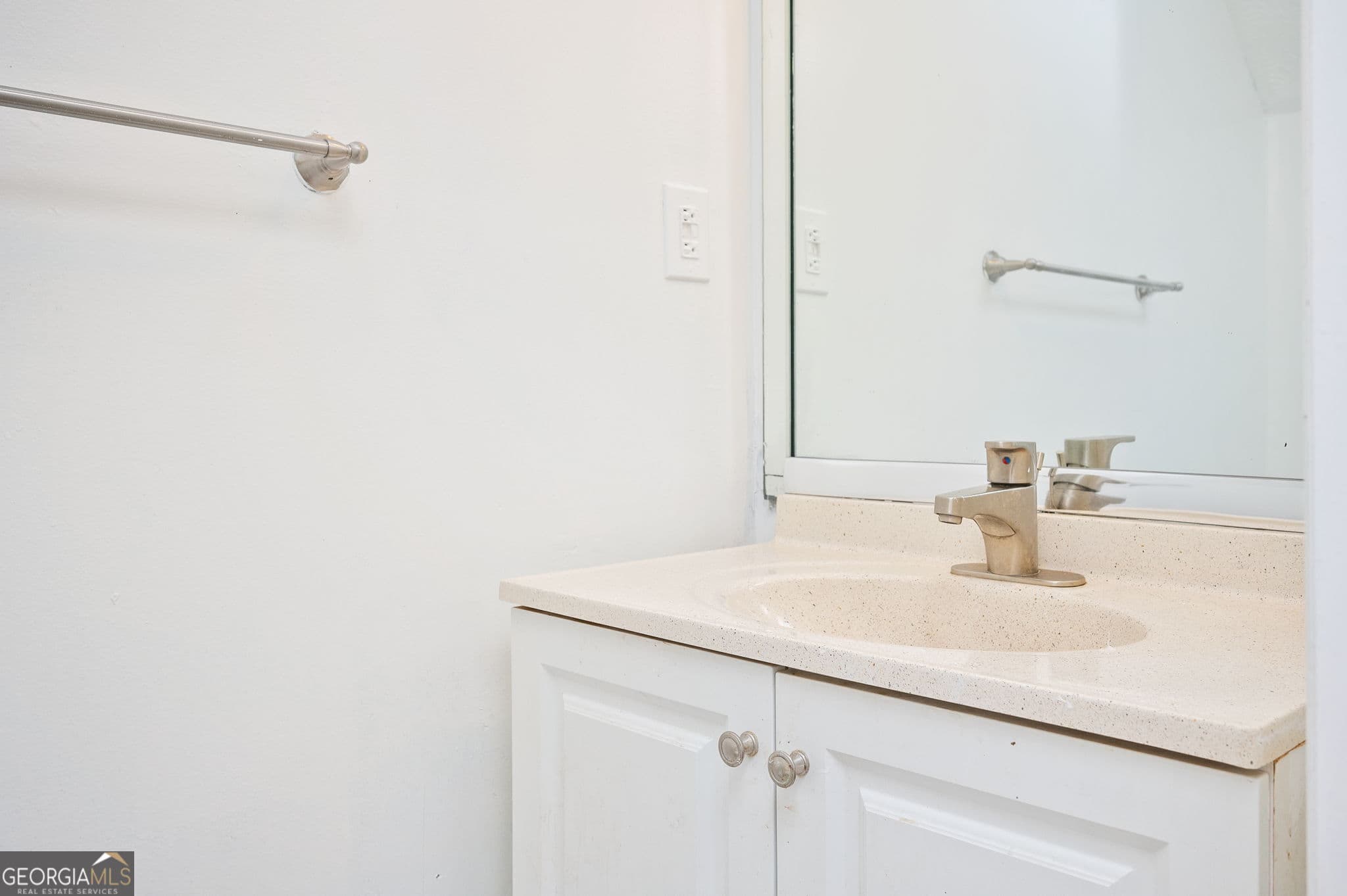 2 bedroom, 2.5 bathroom, 1,326 sq ft townhouse under contract at 725 Oak Drive, Hapeville, GA 30354 — photo 9