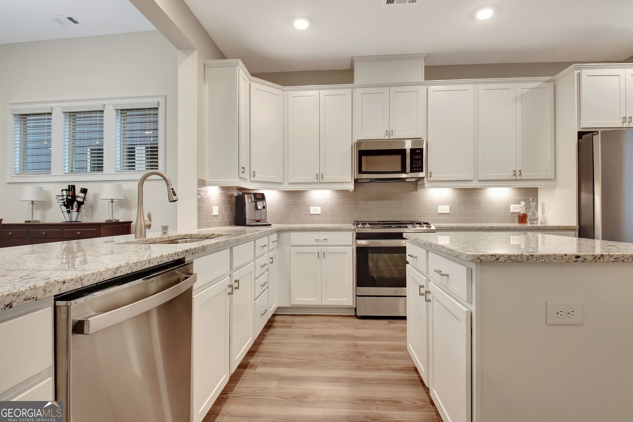 3 bedroom, 3 bathroom, 1,913 sq ft single family residence for sale at 525 Hazelnut Drive, Peachtree City, GA 30269 — photo 7