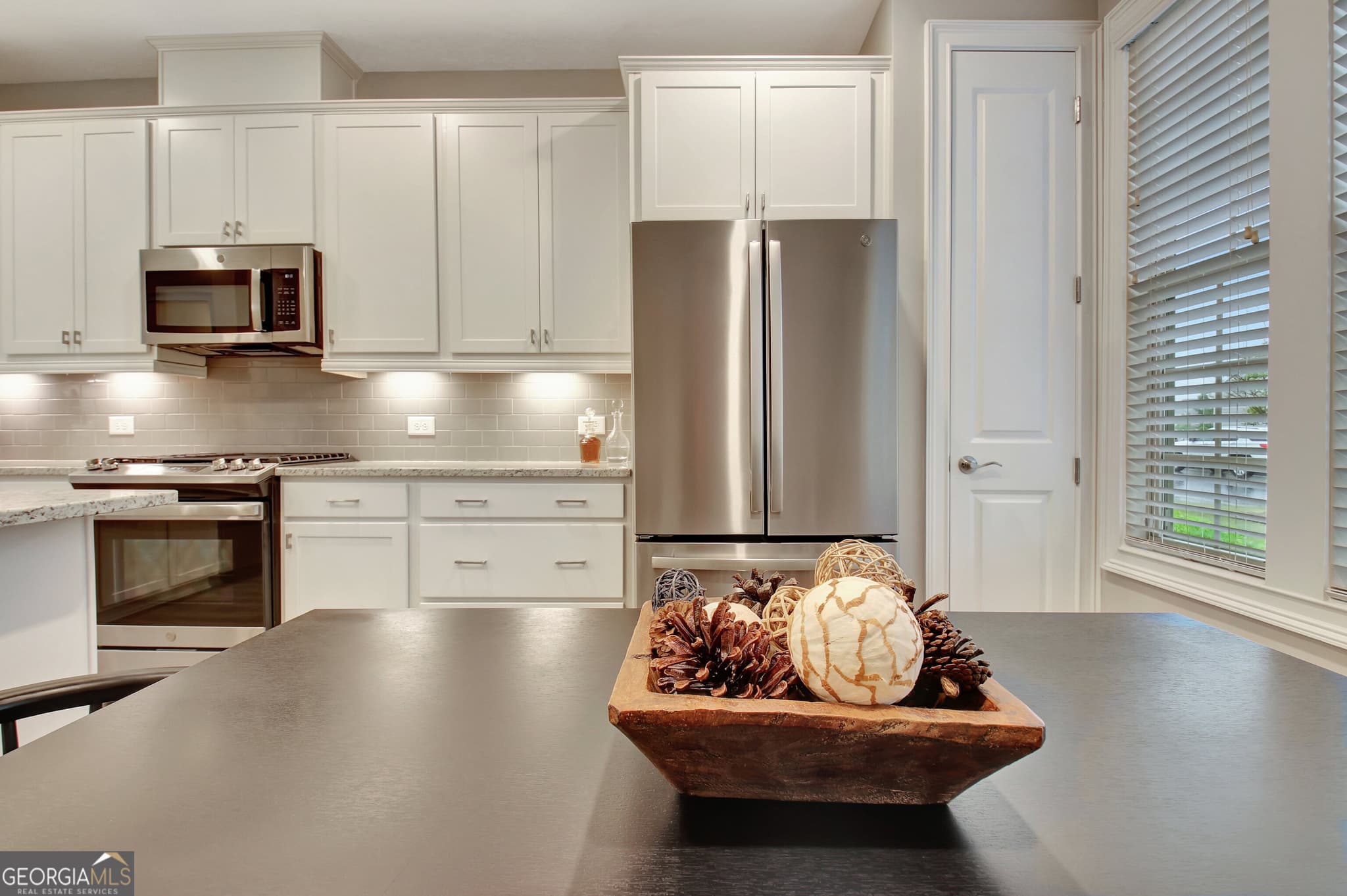 3 bedroom, 3 bathroom, 1,913 sq ft single family residence for sale at 525 Hazelnut Drive, Peachtree City, GA 30269 — photo 10