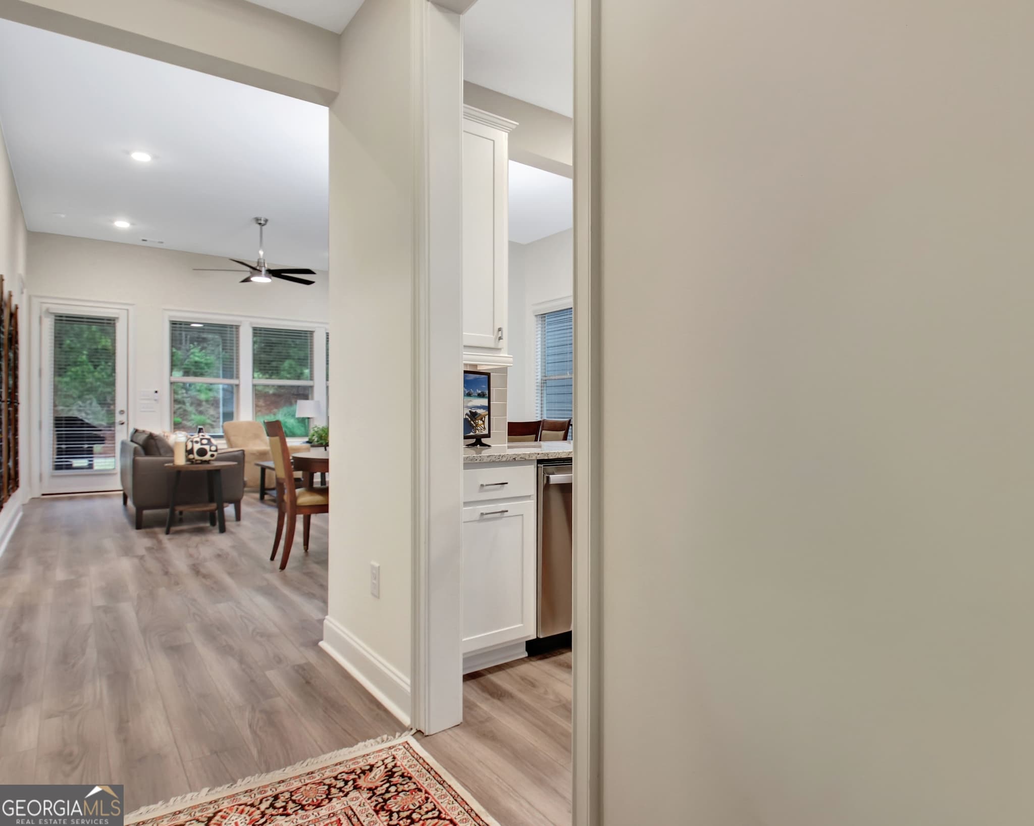 3 bedroom, 3 bathroom, 1,913 sq ft single family residence for sale at 525 Hazelnut Drive, Peachtree City, GA 30269 — photo 4
