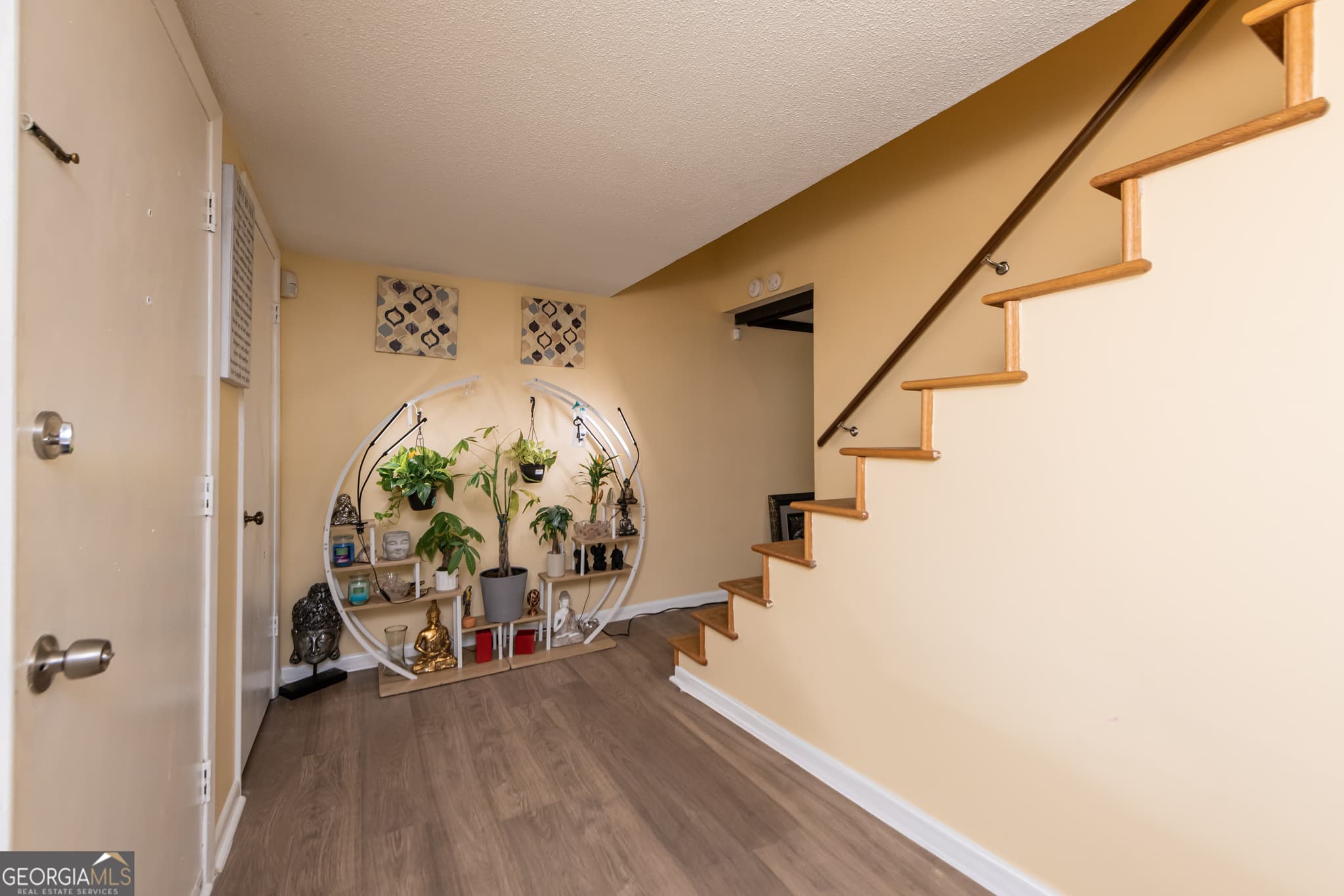 4 bedroom, 2.5 bathroom, 1,546 sq ft condominium for sale at 141 Stoneridge Drive, Warner Robins, GA 31088 — photo 2