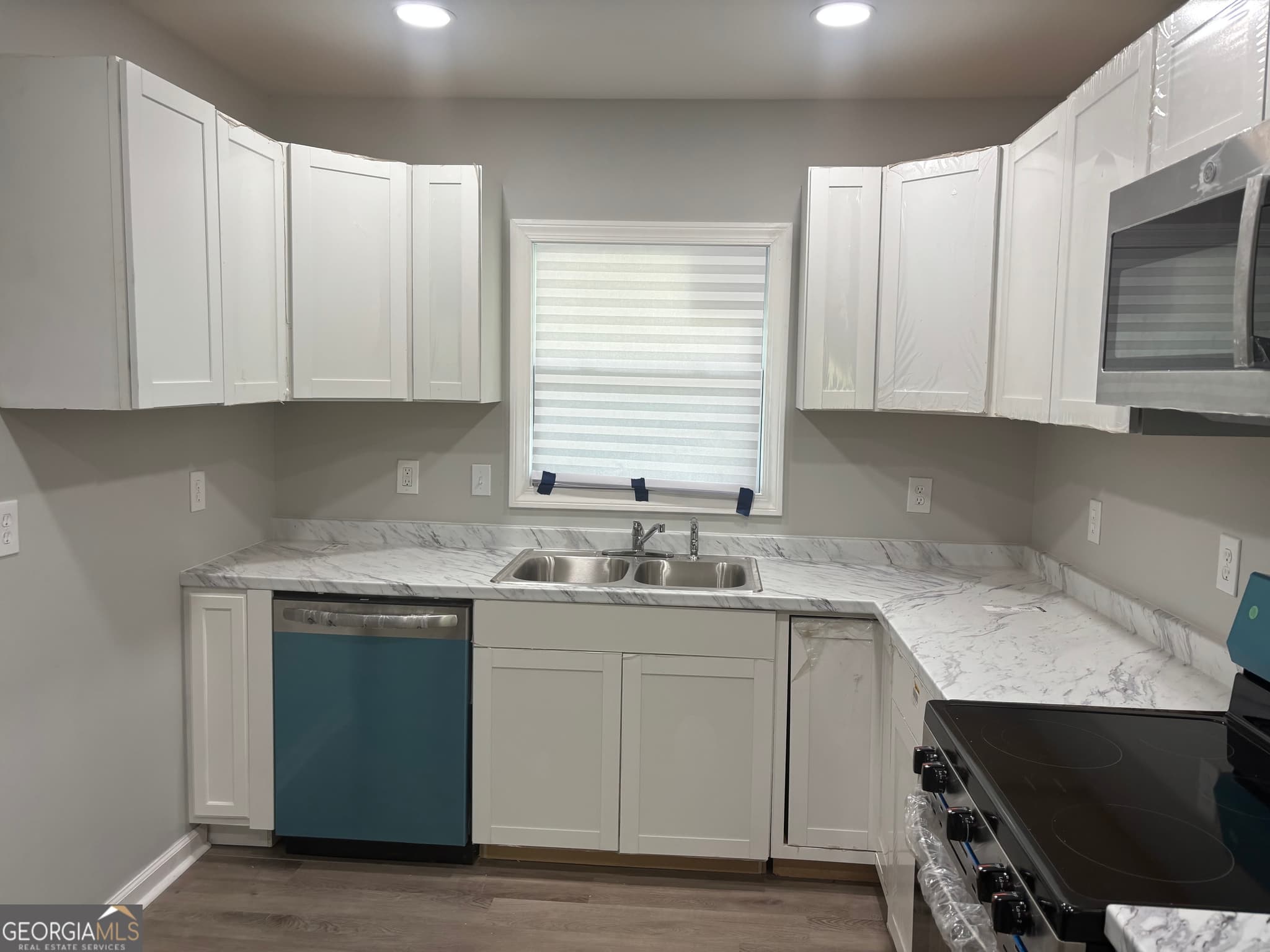 3 bedroom, 2 bathroom, 1,326 sq ft single family residence for sale at 4217 Fairfax Drive, Macon, GA 31206 — photo 2