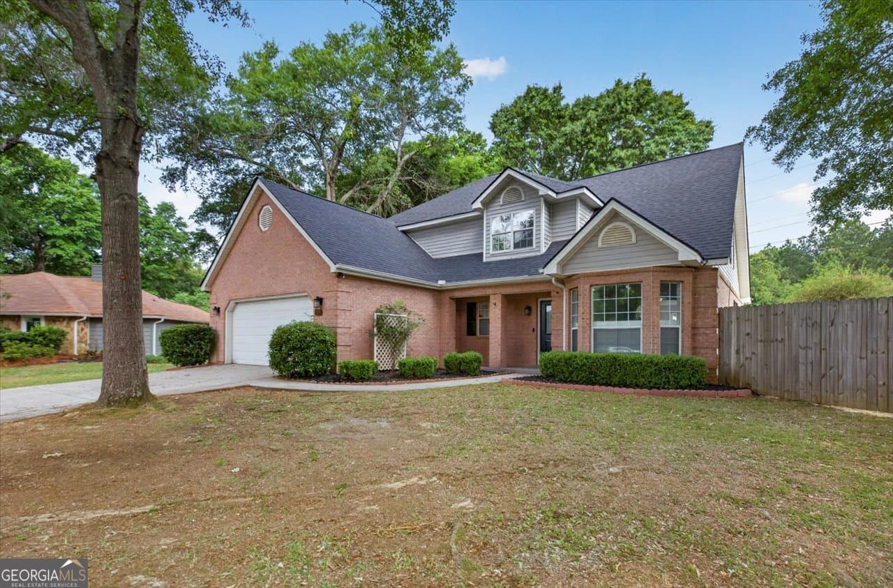 5 bedroom, 2.5 bathroom, 2,772 sq ft single family residence for sale at 102 Applegate Court, Bonaire, GA 31005 — photo 3