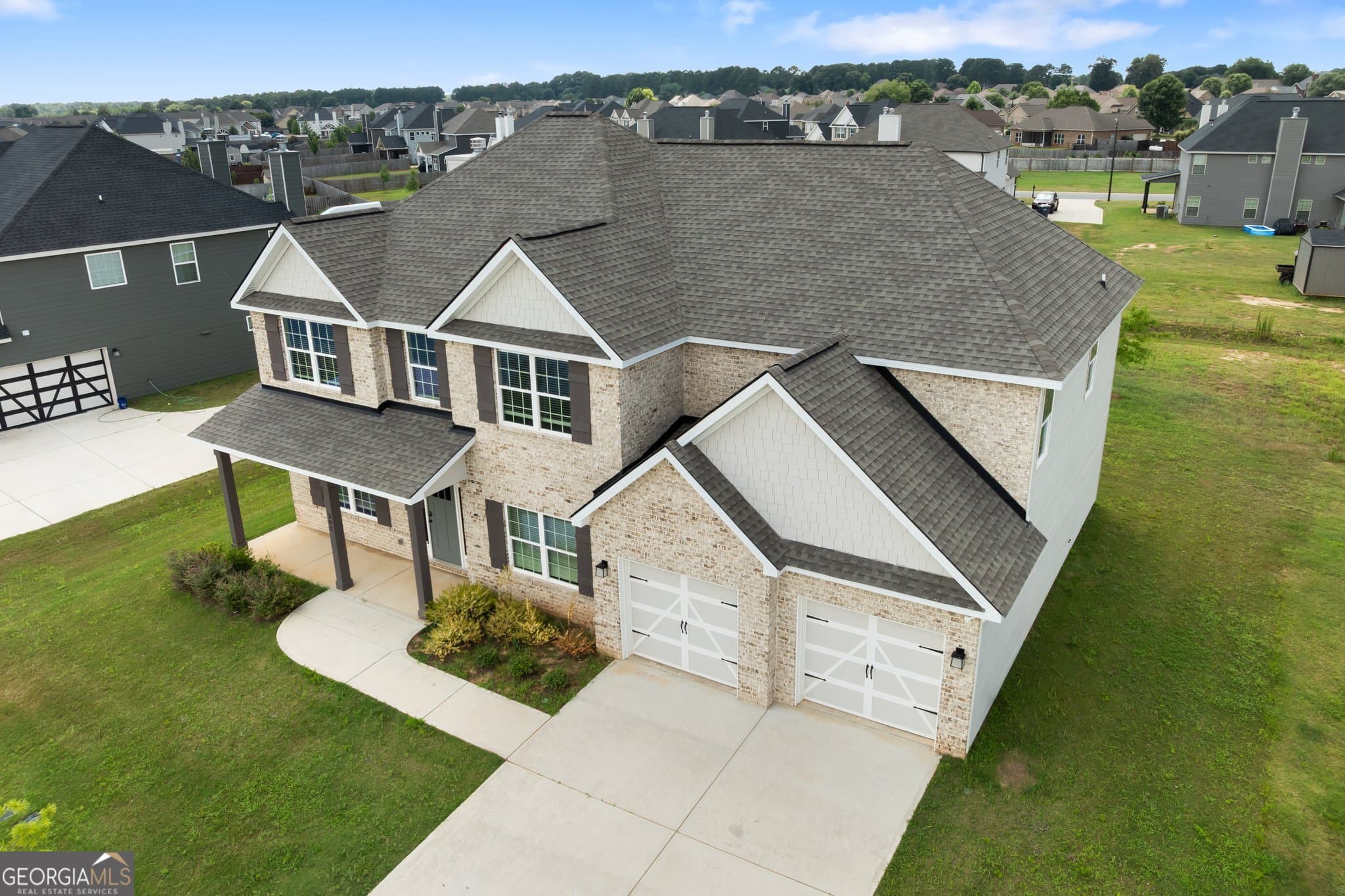 5 bedroom, 4 bathroom, 3,325 sq ft single family residence for sale at 302 Weeping Moss Way, Kathleen, GA 31047 — photo 3