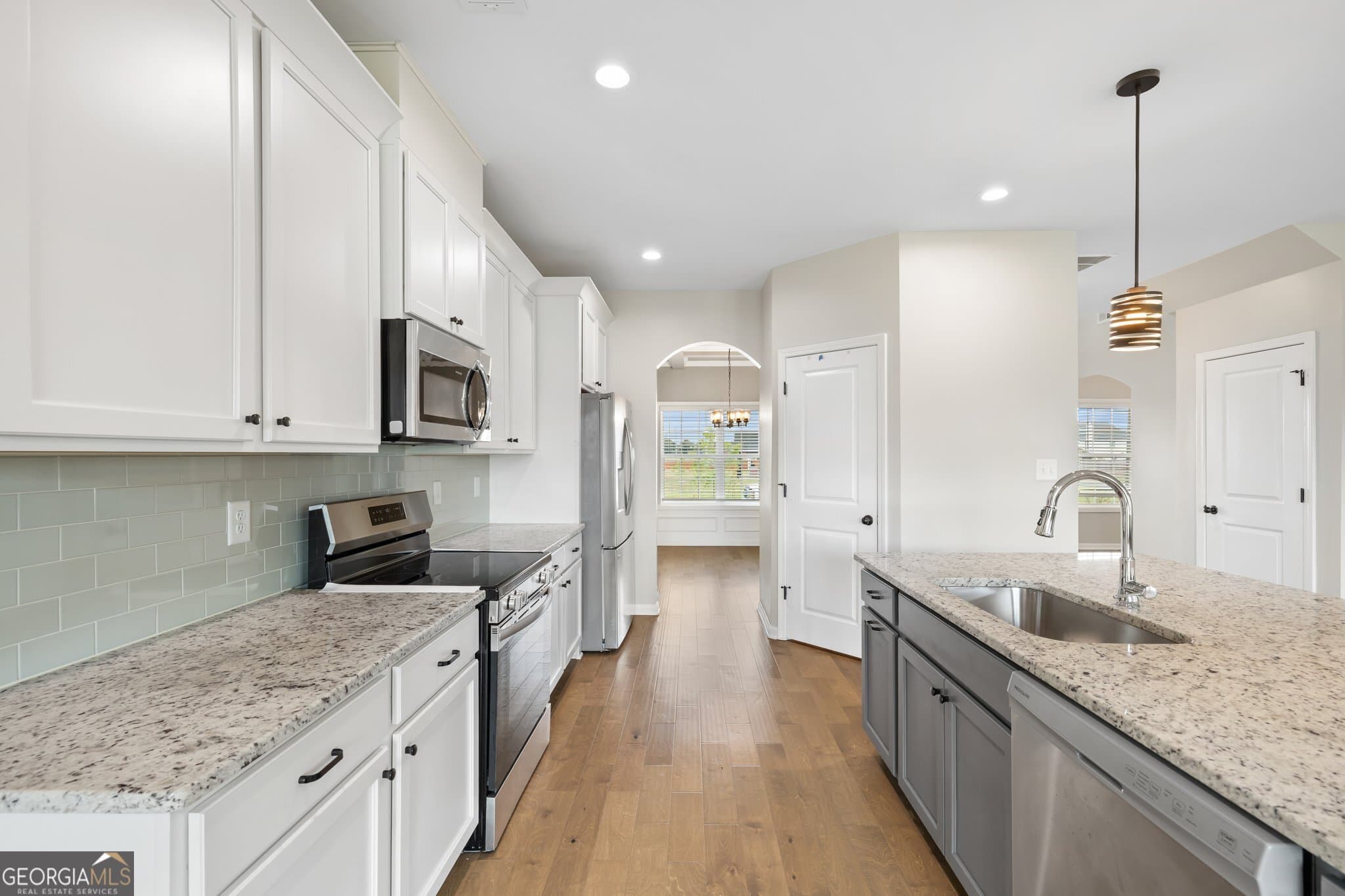 5 bedroom, 4 bathroom, 3,325 sq ft single family residence for sale at 302 Weeping Moss Way, Kathleen, GA 31047 — photo 8