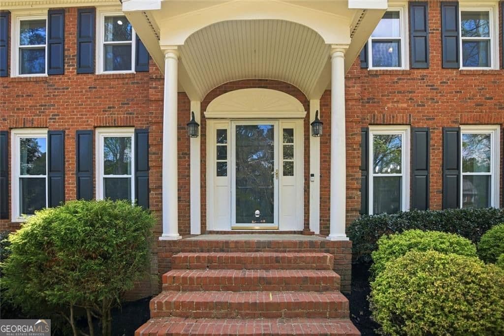 4 bedroom, 2.5 bathroom, 2,815 sq ft single family residence for sale at 104 Crabapple Springs Drive, Woodstock, GA 30188 — photo 3