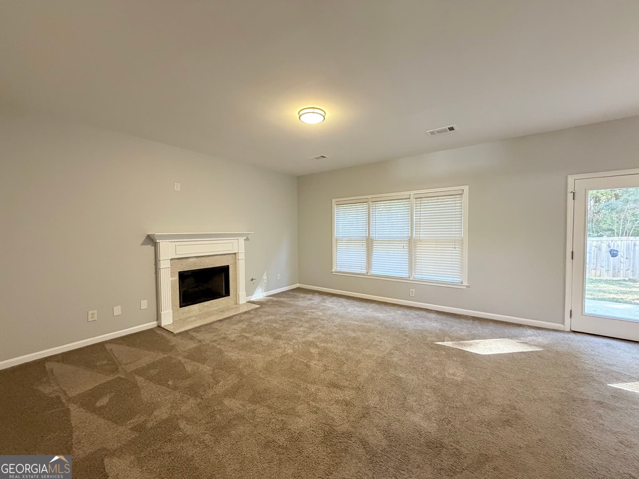 4 bedroom, 2.5 bathroom, 2,296 sq ft single family residence for rent at 7260 Weatherford Drive, Powder Springs, GA 30127 for $2,350 a month — photo 5