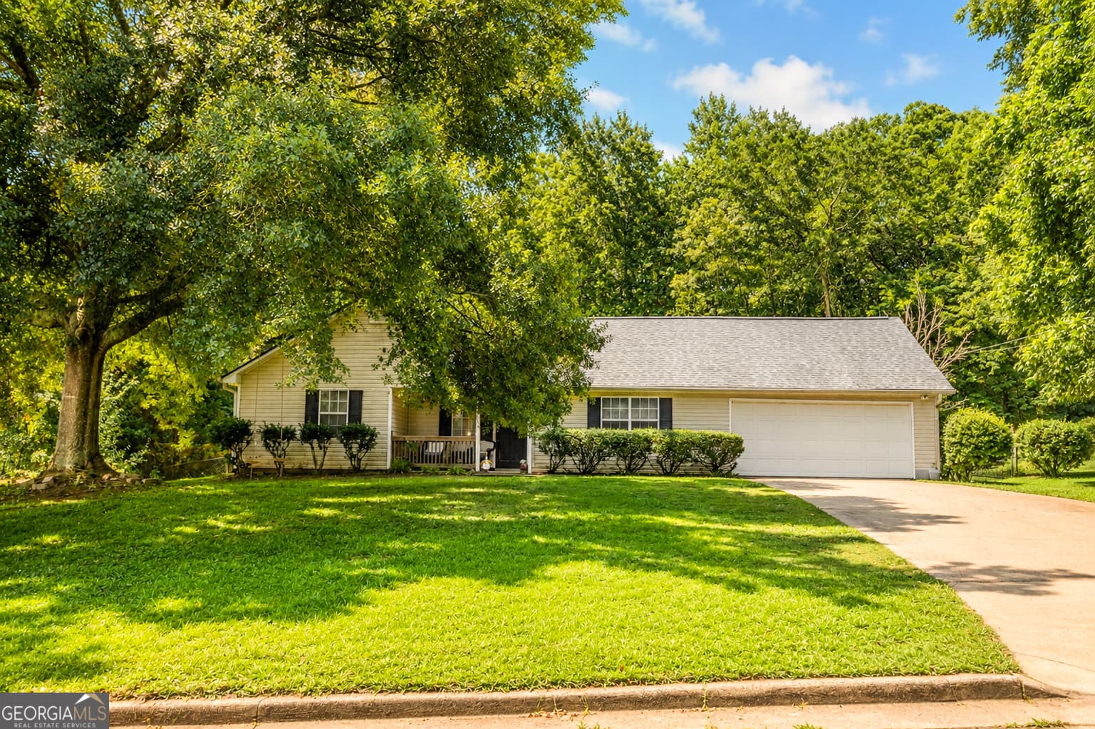 3 bedroom, 2 bathroom, 1,400 sq ft single family residence sold at 20 Dylans Court, Covington, GA 30014