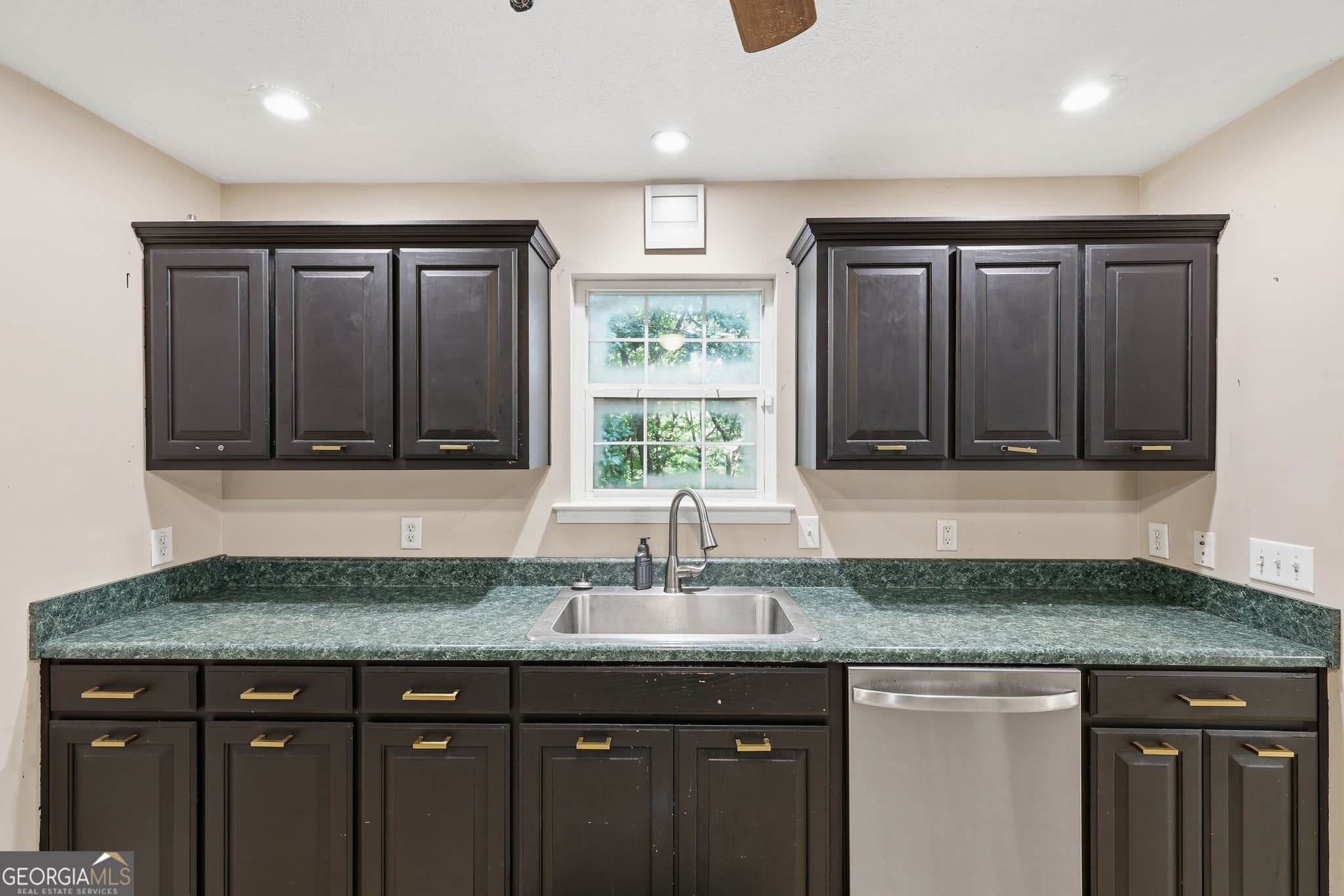 4 bedroom, 3 bathroom, 1,788 sq ft single family residence for sale at 500 Washboard Road, Cleveland, GA 30528 — photo 9