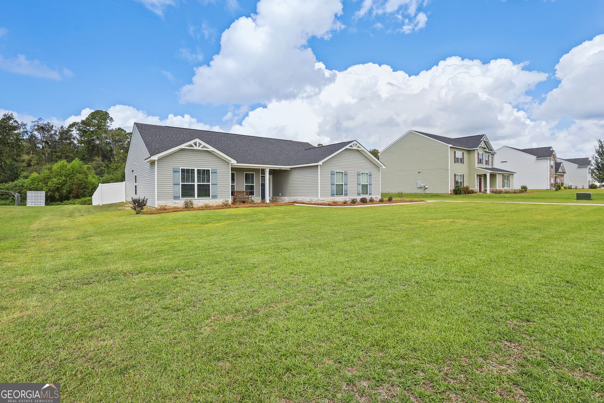 4 bedroom, 2 bathroom, 1,802 sq ft single family residence for sale at 322 Providence Trc, Statesboro, GA 30458 — photo 2