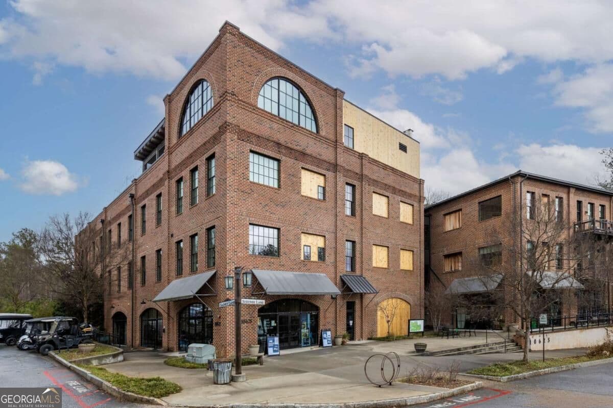 1 bedroom, 1 bathroom, 764 sq ft loft,condominium for sale at 10625 Serenbe Lane 106, Chattahoochee Hills, GA 30268 — photo 1 of 19