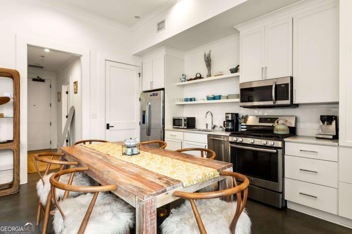 1 bedroom, 1 bathroom, 764 sq ft loft,condominium for sale at 10625 Serenbe Lane 106, Chattahoochee Hills, GA 30268 — photo 9