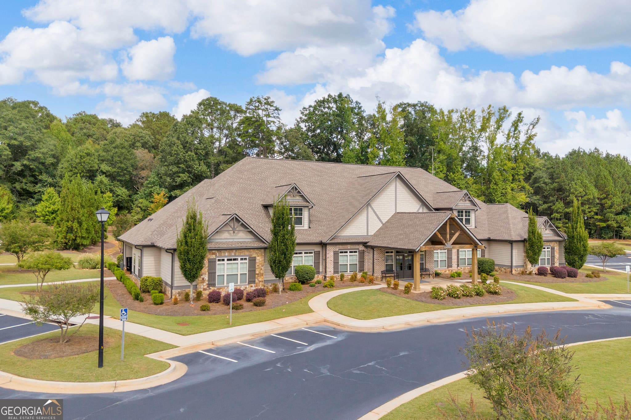 3 bedroom, 2 bathroom, 2,207 sq ft single family residence for sale at 246 Club Drive, Monroe, GA 30655 — photo 8