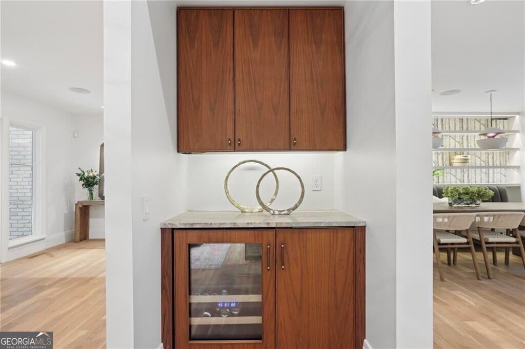 5 bedroom, 4.5 bathroom, 5,438 sq ft single family residence for sale at 695 W Conway Drive, Atlanta, GA 30327 — photo 6
