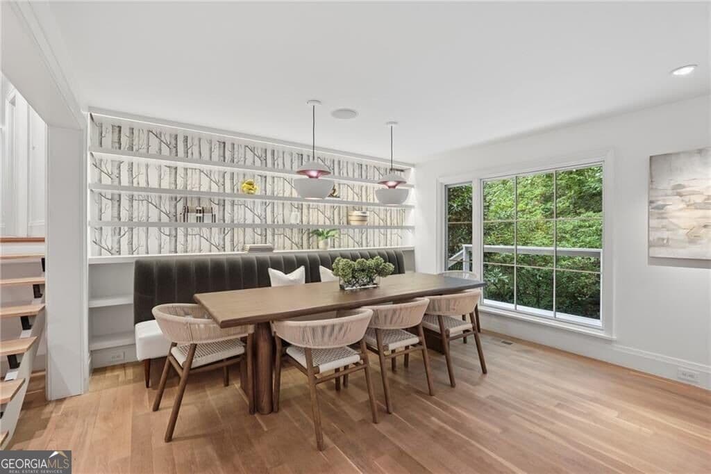 5 bedroom, 4.5 bathroom, 5,438 sq ft single family residence for sale at 695 W Conway Drive, Atlanta, GA 30327 — photo 7